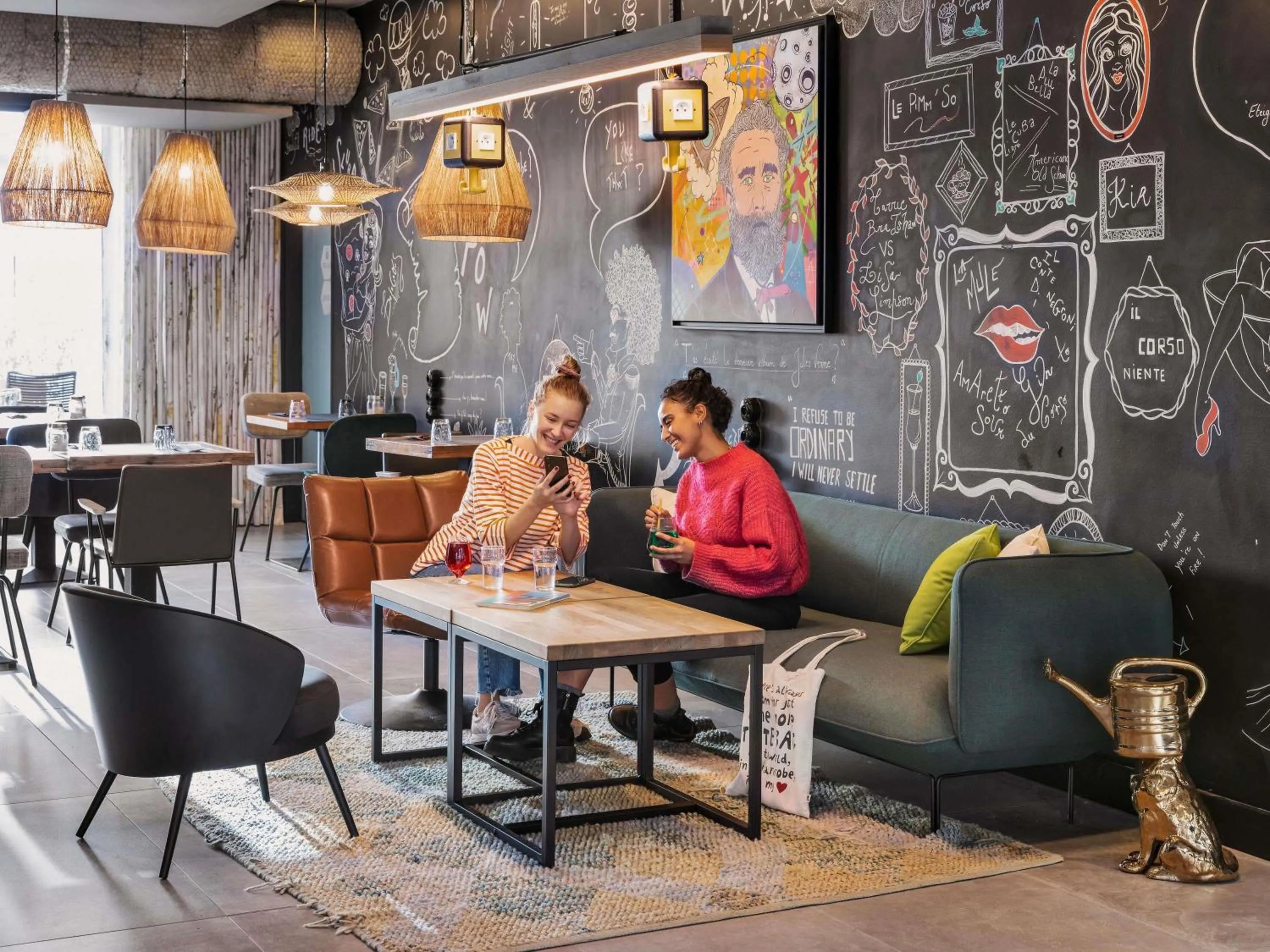 Lounge or bar in ibis Styles Amiens Centre