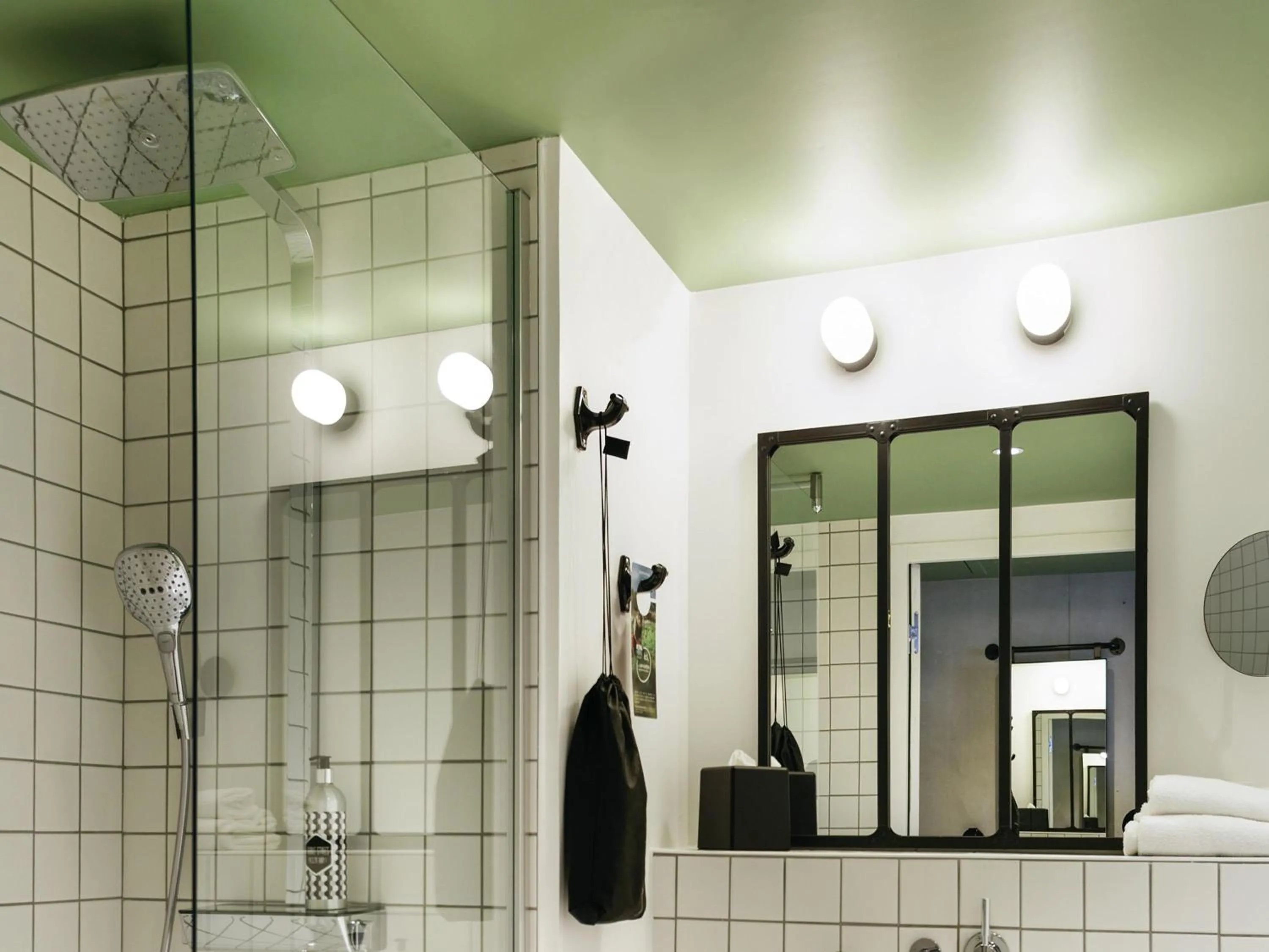 Bedroom in ibis Styles Amiens Centre