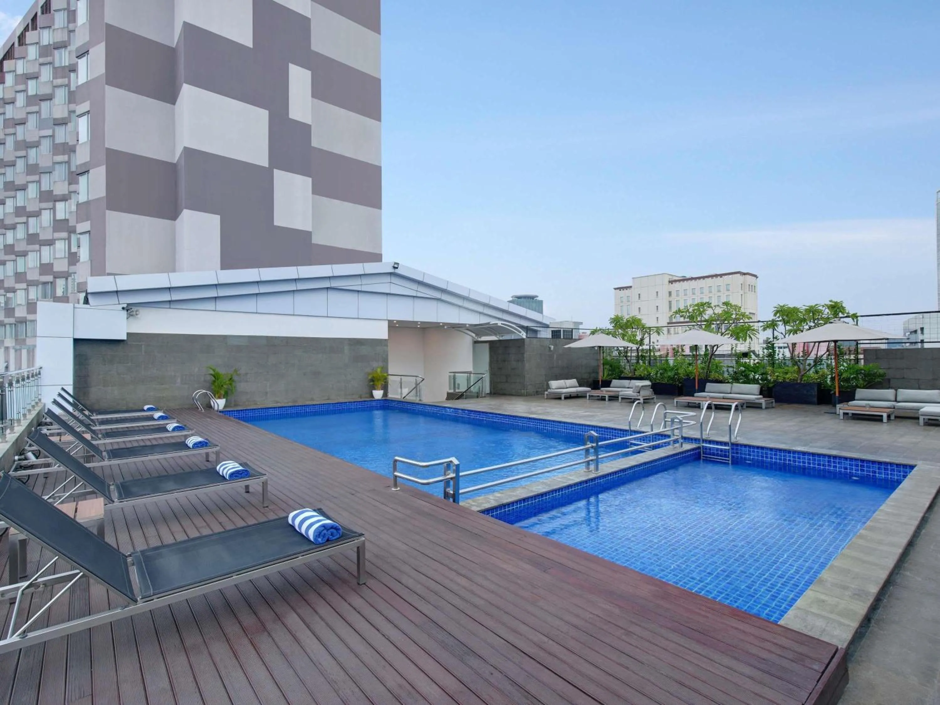 Pool view in Novotel Jakarta Cikini