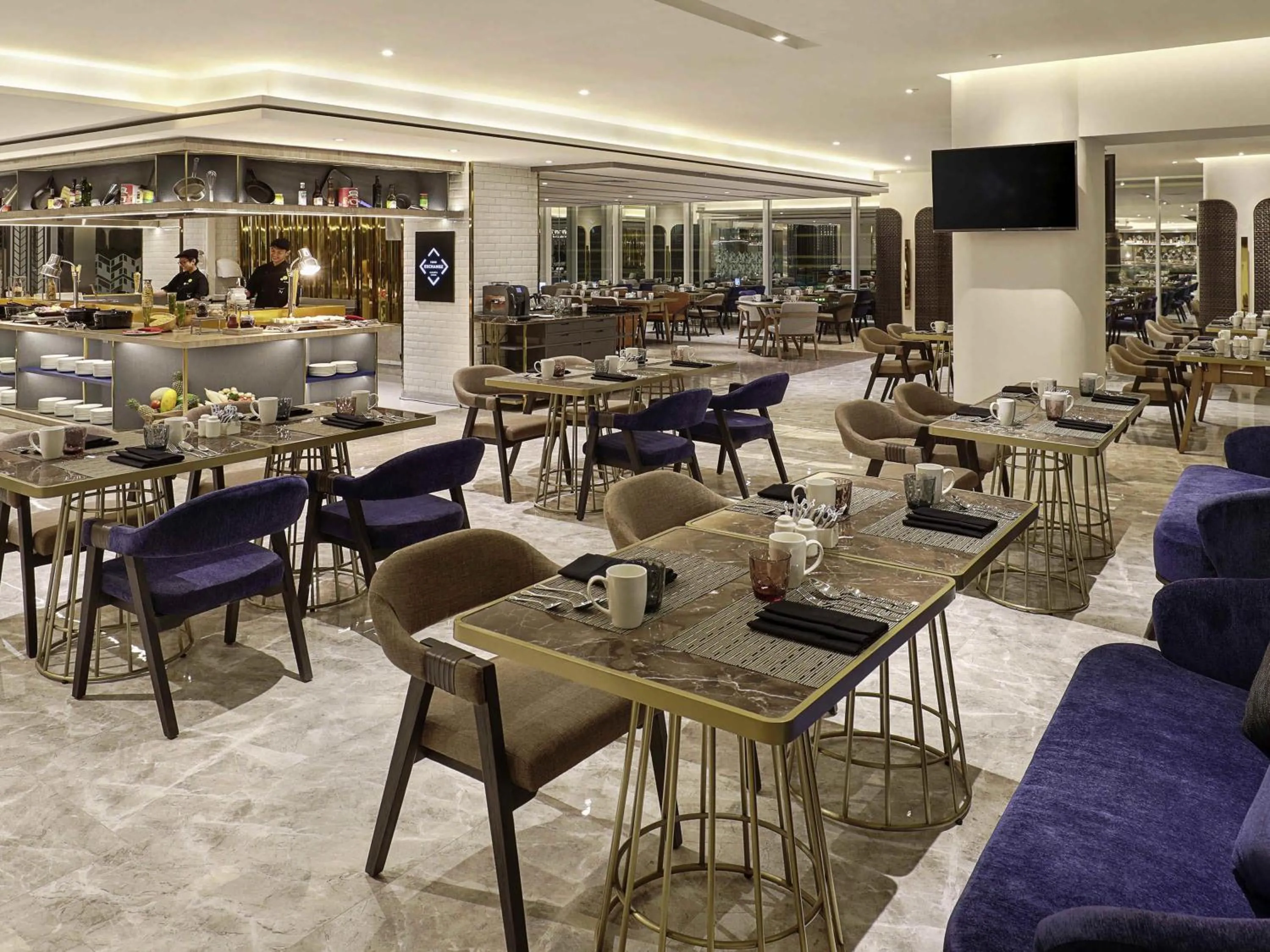 Restaurant/places to eat in Novotel Jakarta Cikini
