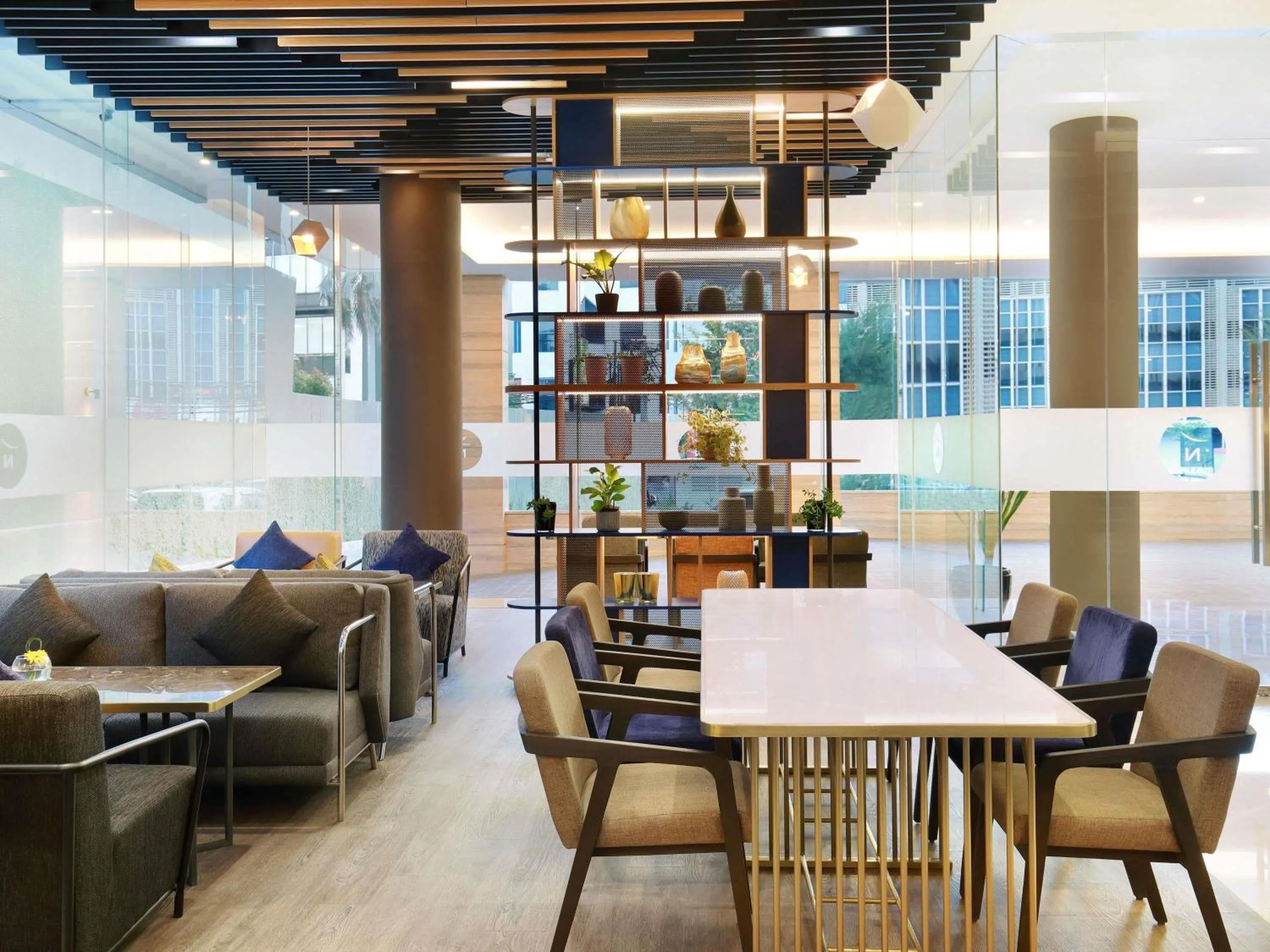 Lounge or bar in Novotel Jakarta Cikini