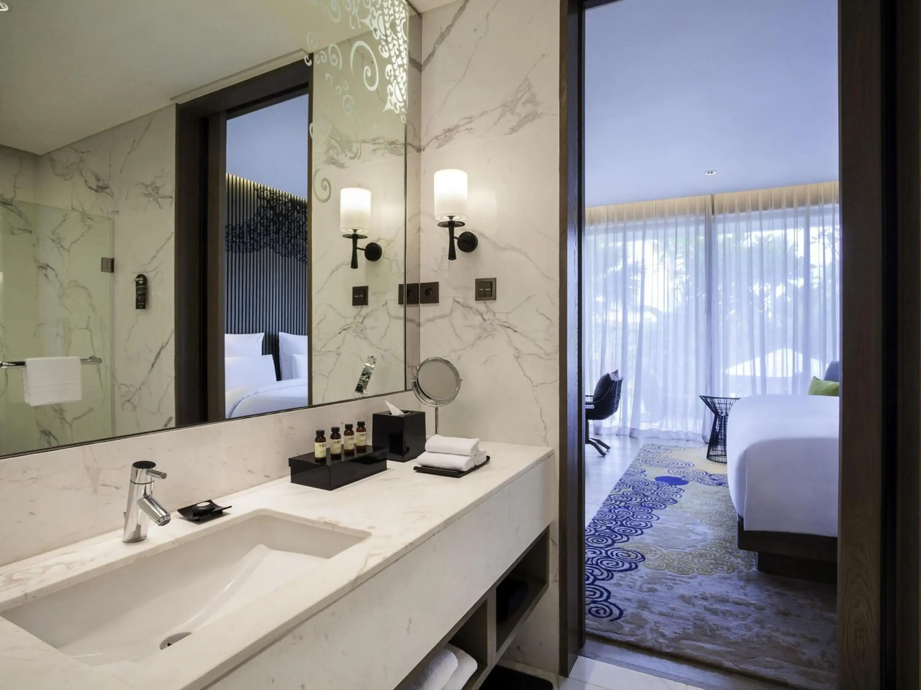 Deluxe Twin Room with Garden Access in Pullman Ciawi Vimala Hills Resort Deluxe Twin Room with Garden Access in Pullman Ciawi Vimala Hills Resort