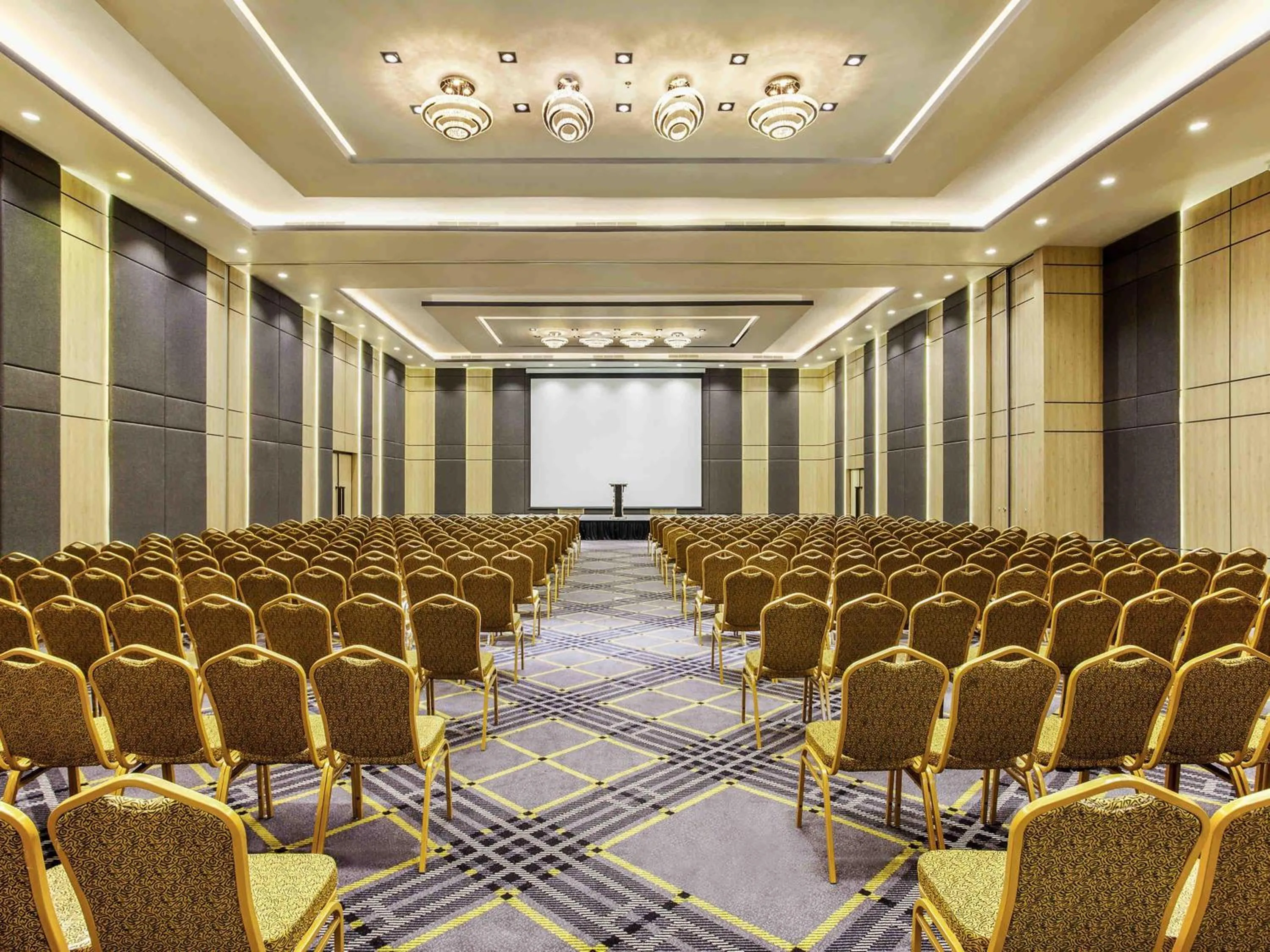 Meeting/conference room in ibis Styles Bekasi Jatibening