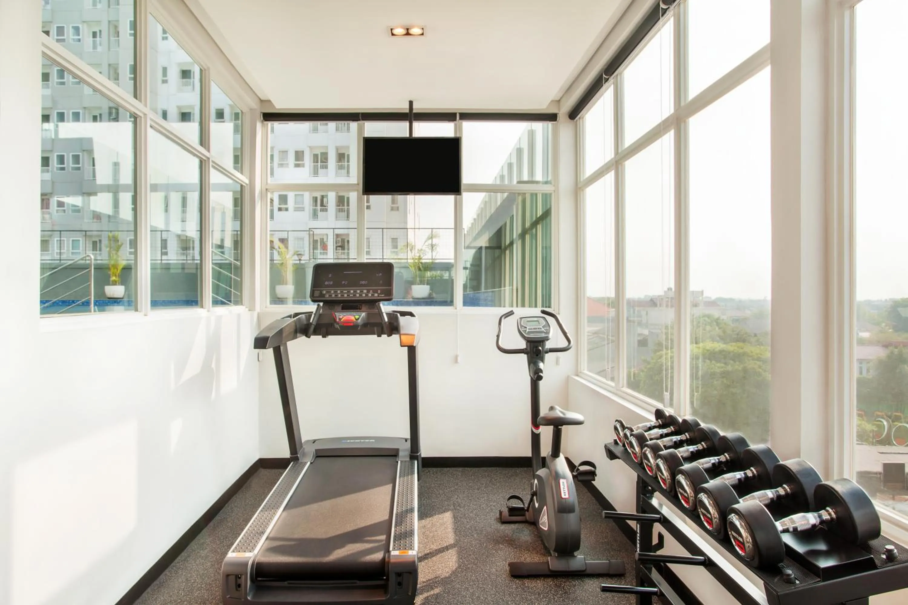 Fitness centre/facilities in ibis Styles Bekasi Jatibening