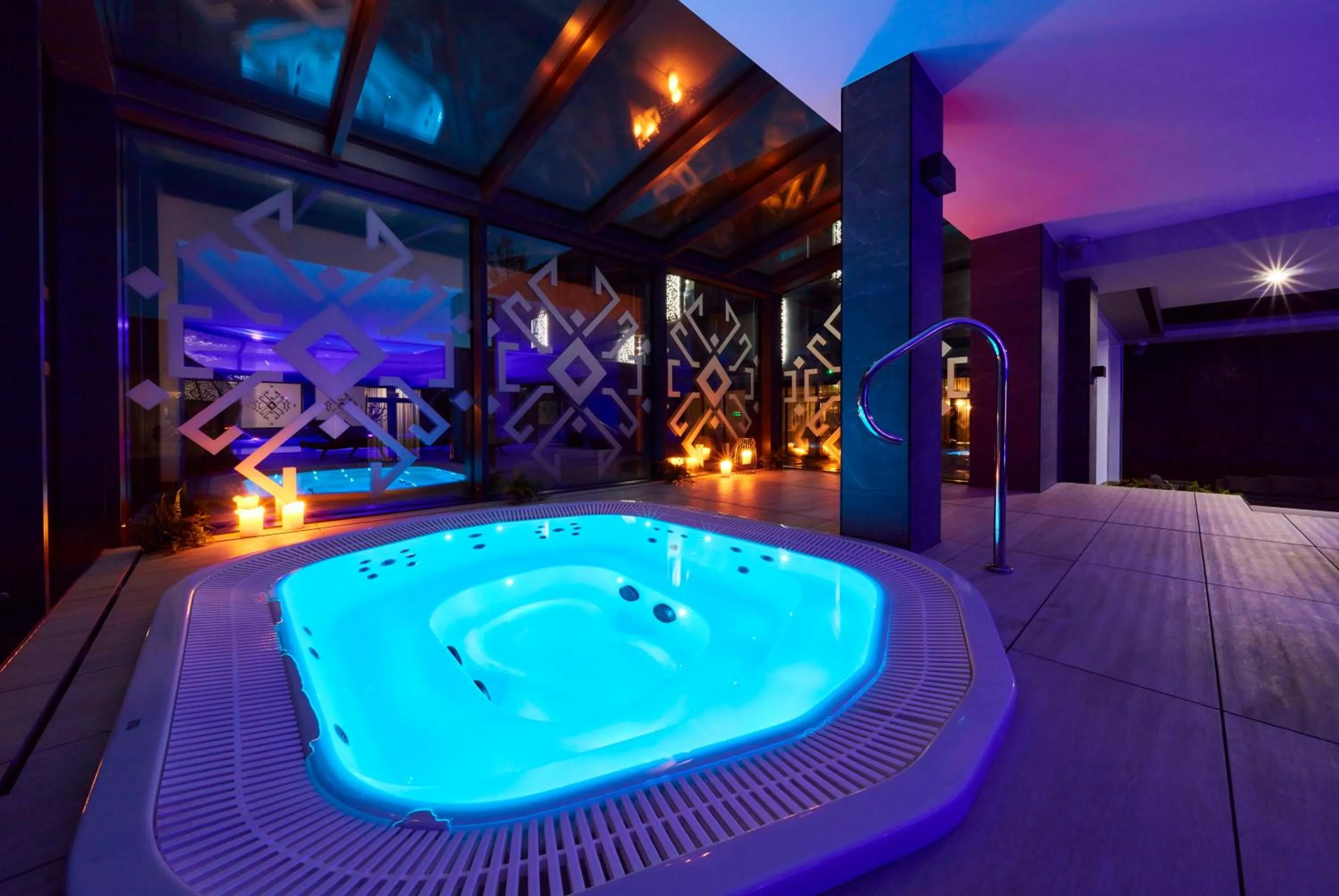 Swimming pool in ibis Styles Nowy Targ