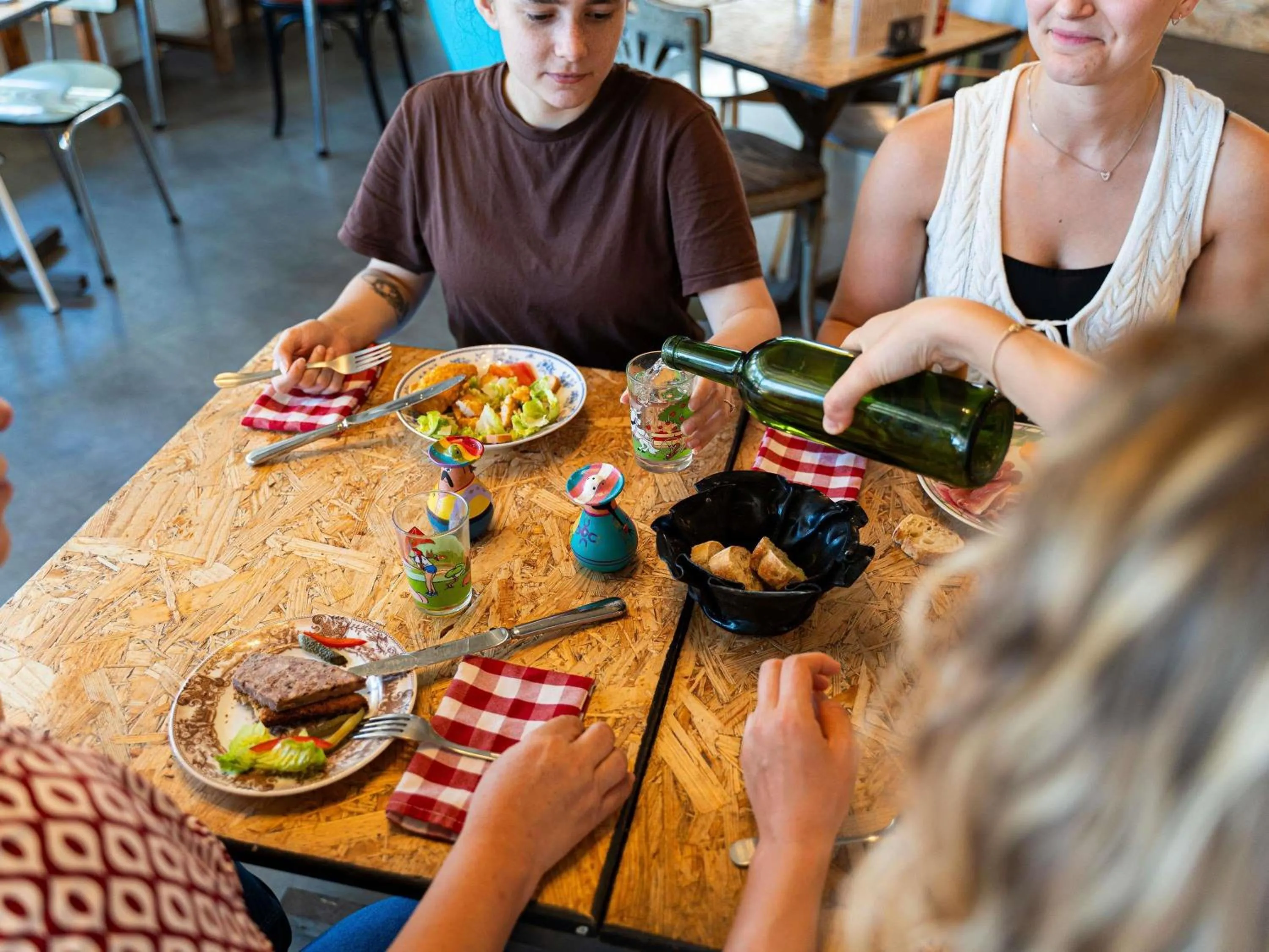 Restaurant/places to eat in greet Hotel Bordeaux Aeroport