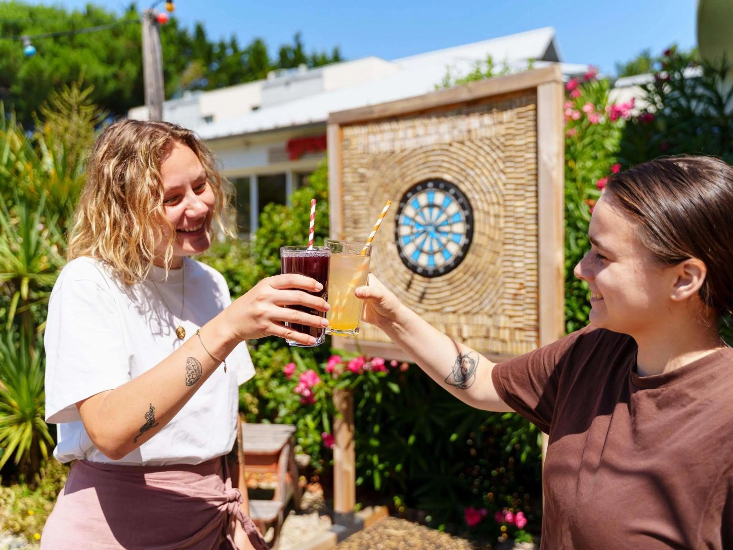 Lounge or bar in greet Hotel Bordeaux Aeroport