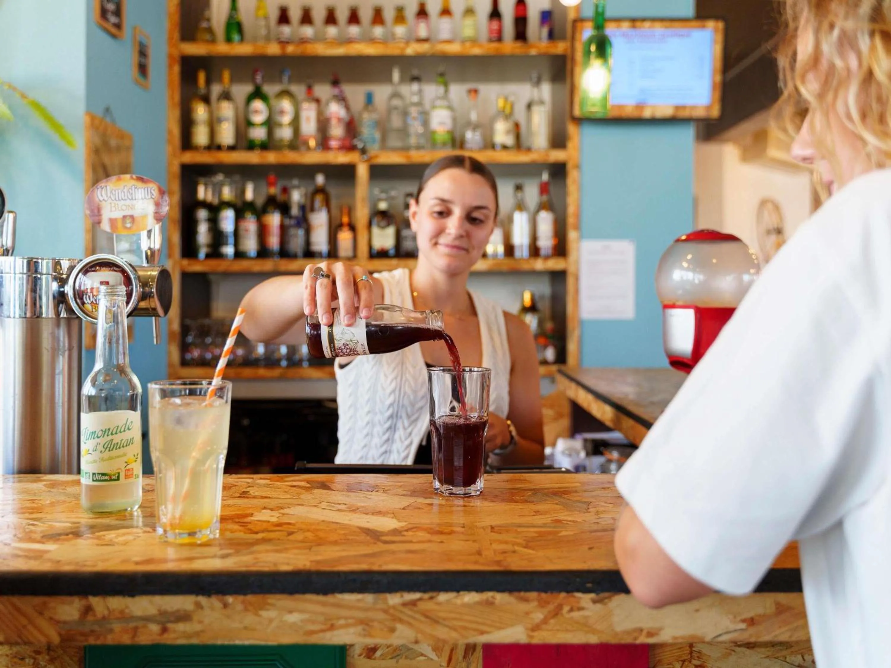 Lounge or bar in greet Hotel Bordeaux Aeroport