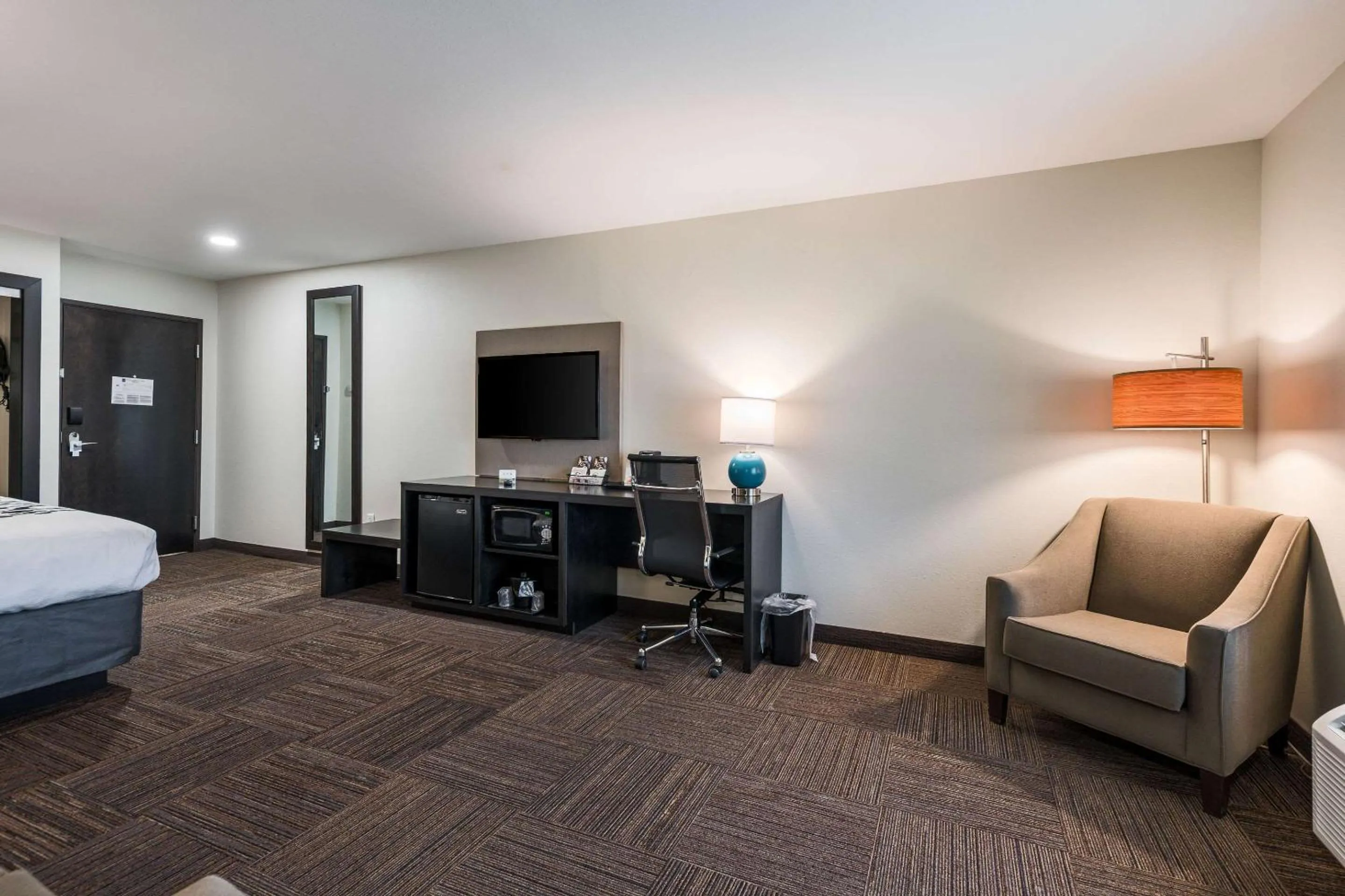 Photo of the whole room, Bed in Sleep Inn Baxley