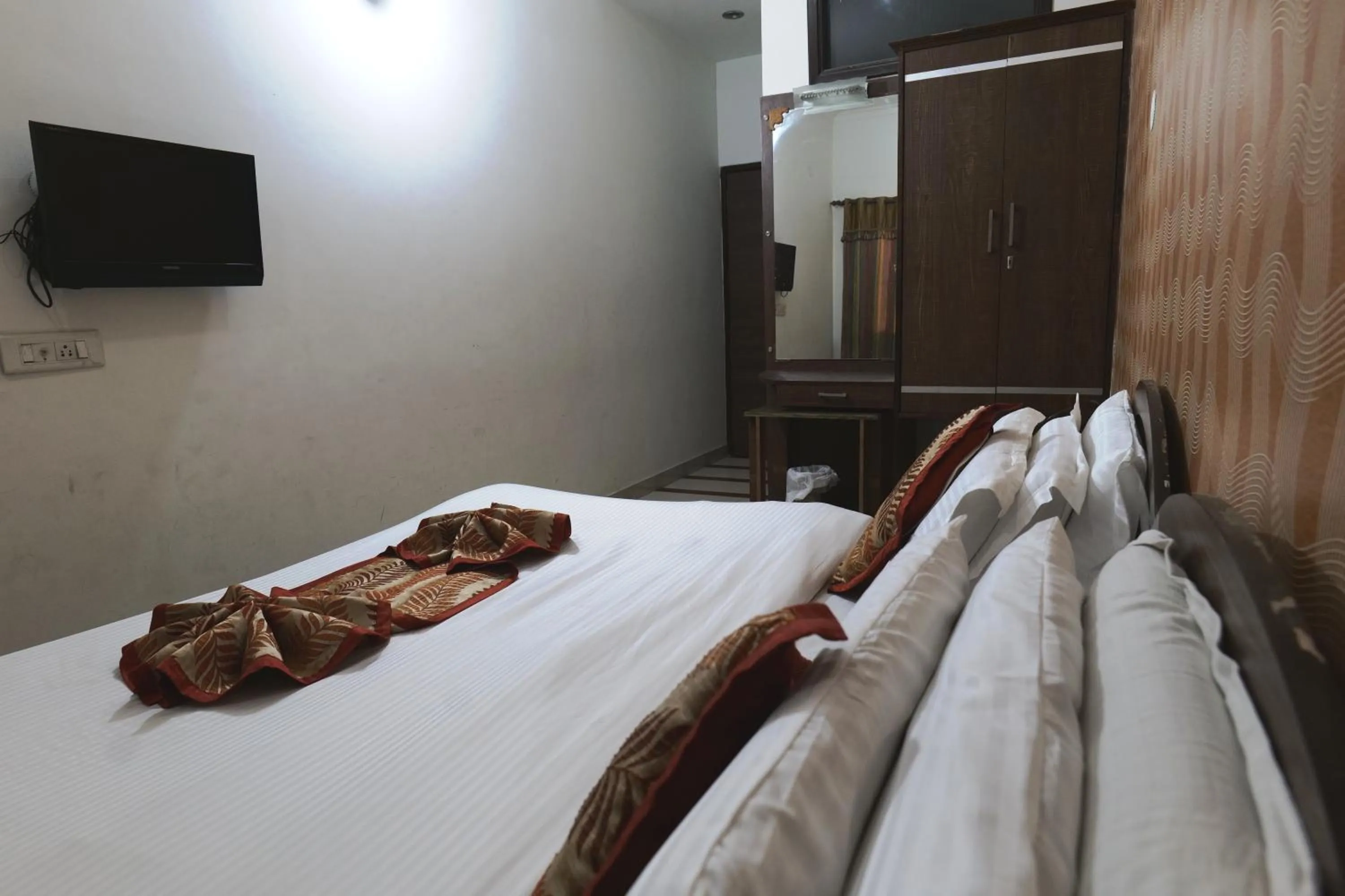 View (from property/room), Bed in Hotel Holiday Comfort - 800 mts from Jallianwala Bagh