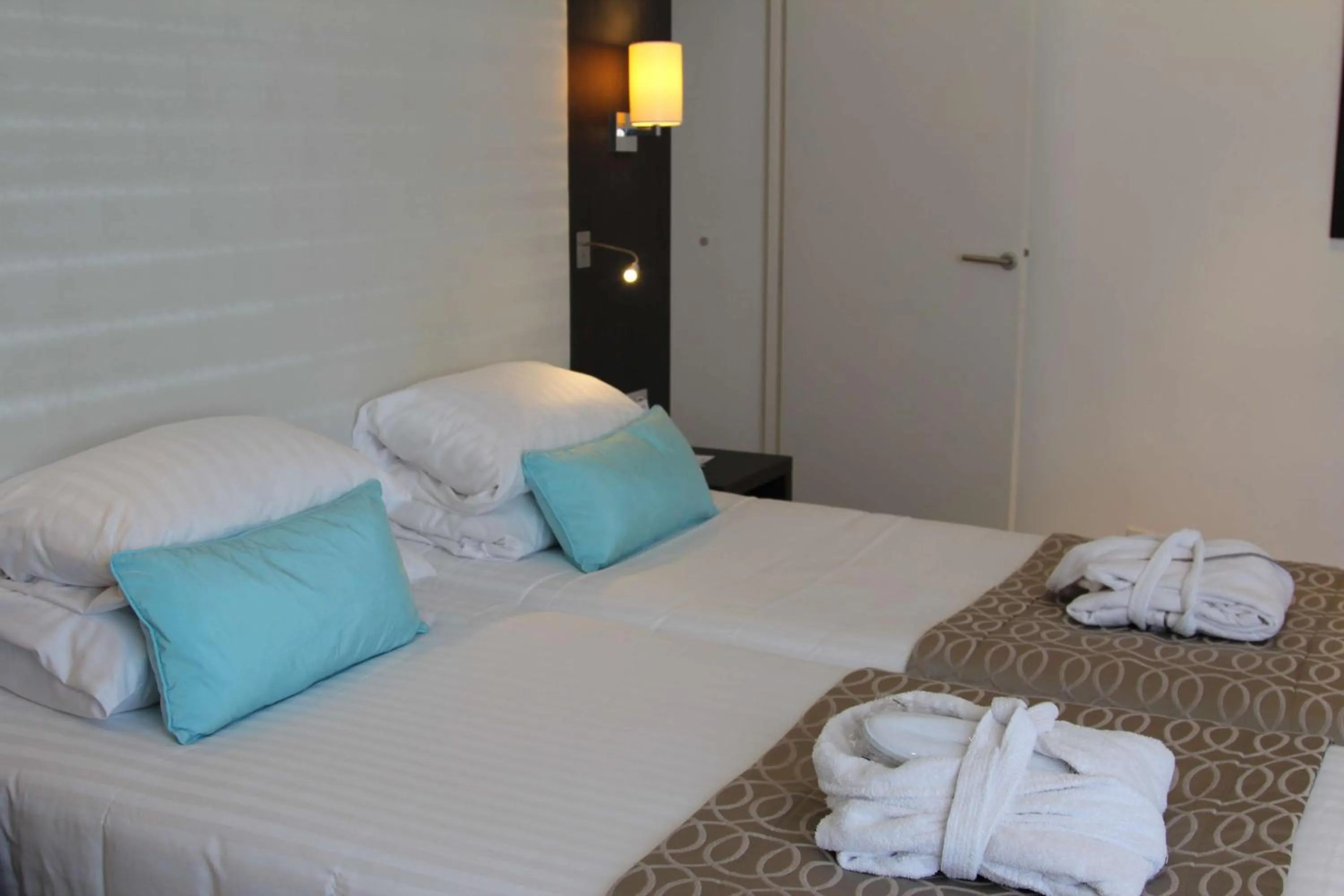 Bedroom, Bed in Best Western Plus Hotel Carlton Annecy