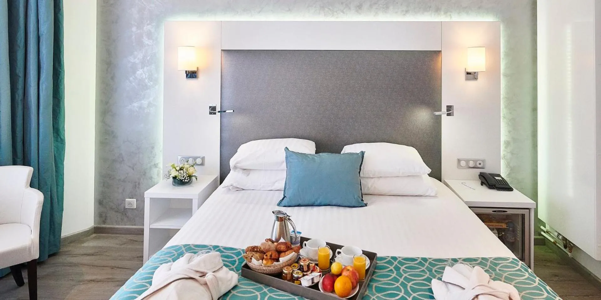 Bedroom, Bed in Best Western Plus Hotel Carlton Annecy