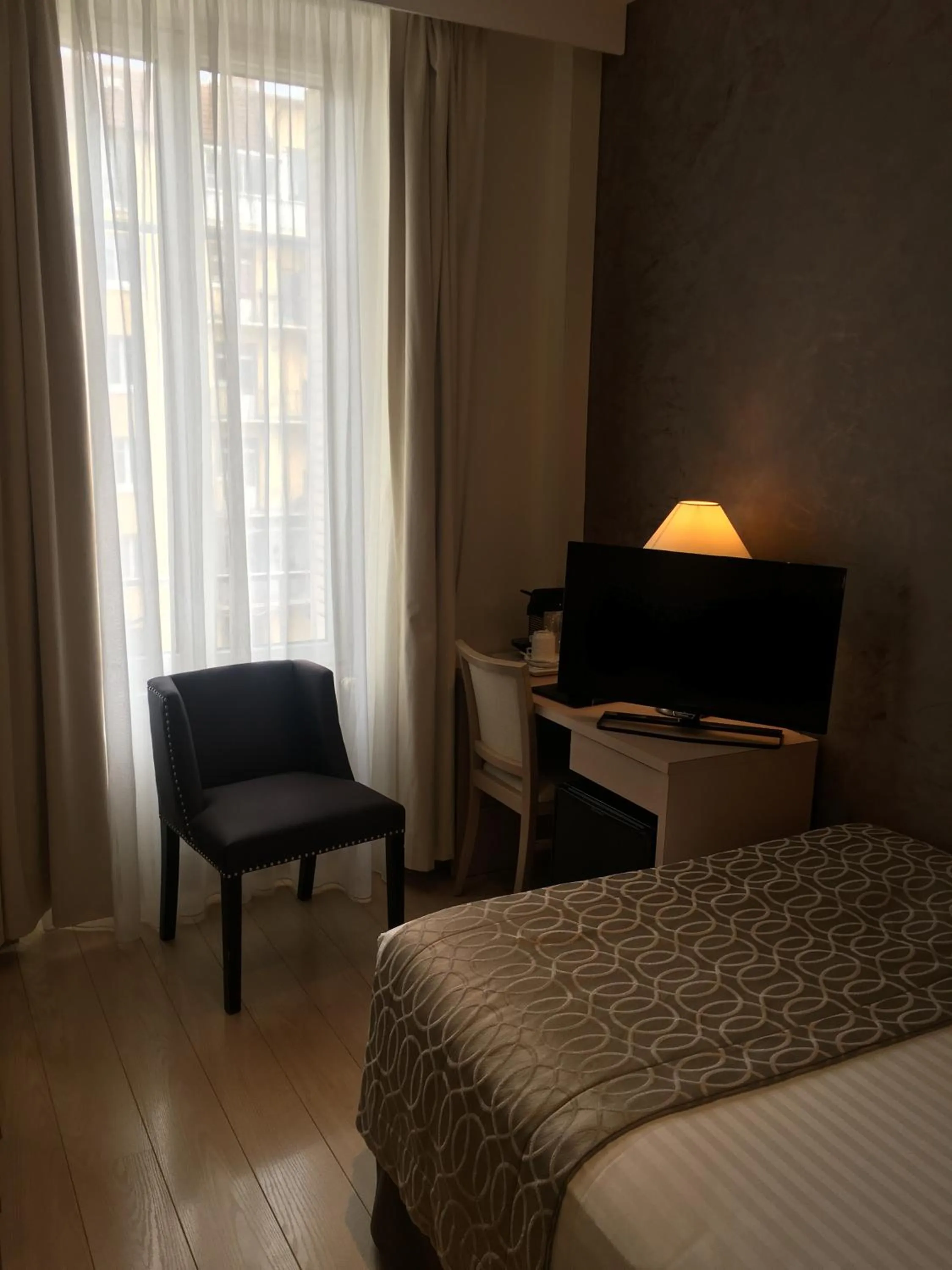 Bedroom, Bed in Best Western Plus Hotel Carlton Annecy