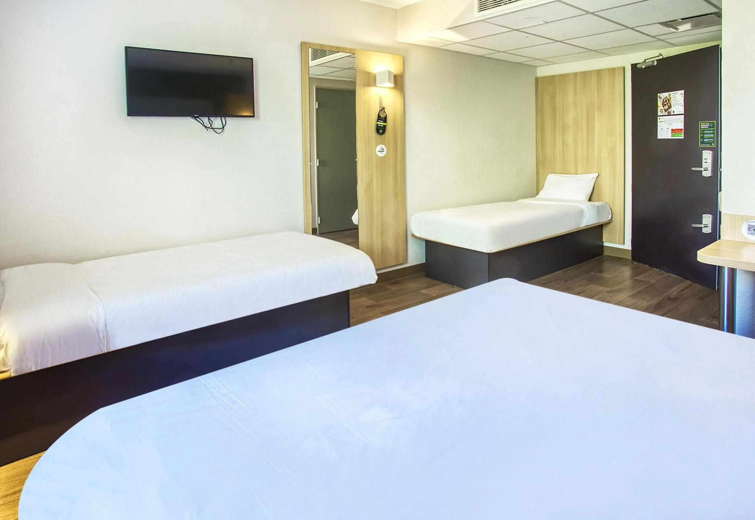 Bedroom, Bed in B&B HOTEL Angoulême