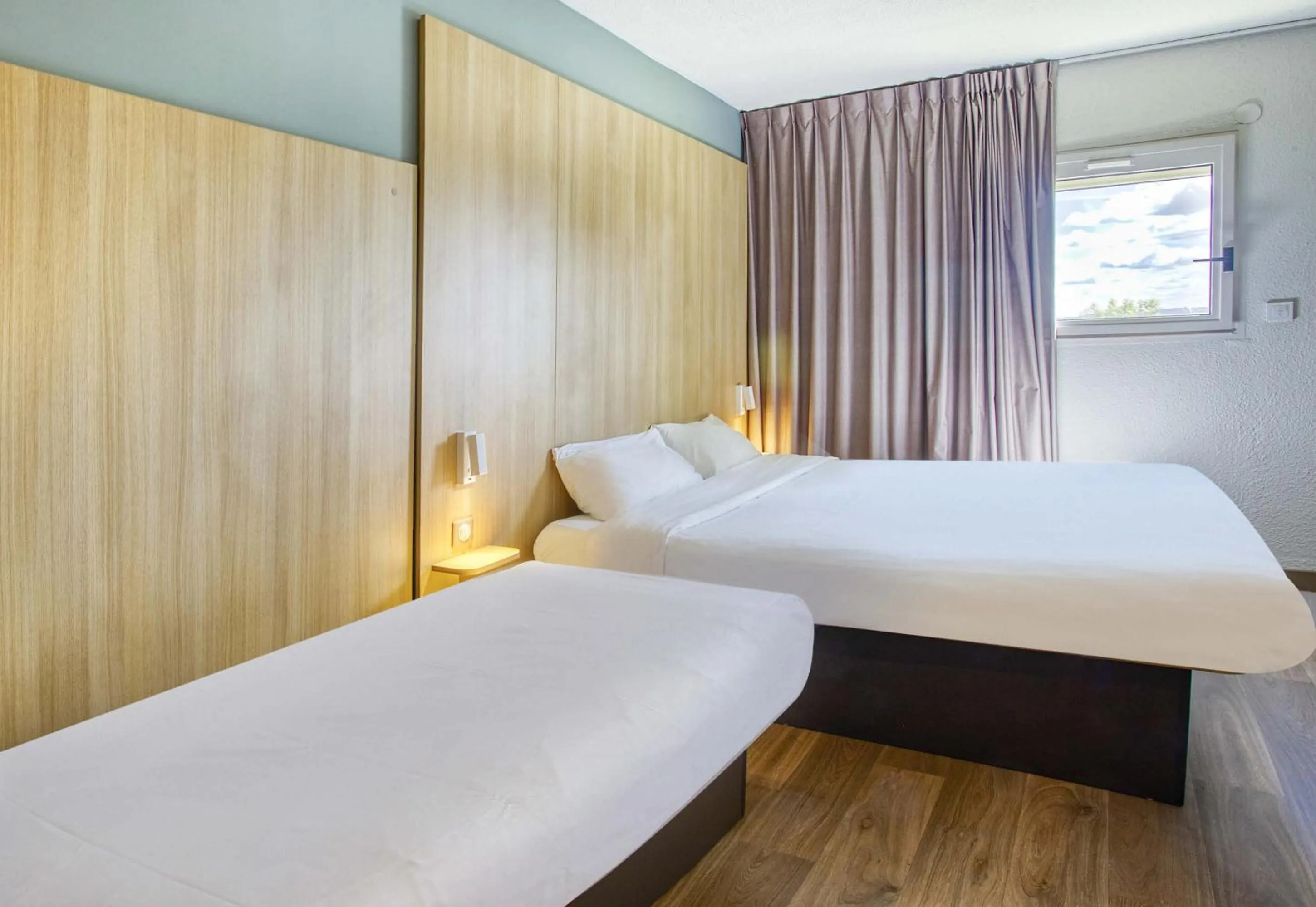 Bedroom, Bed in B&B HOTEL Angoulême