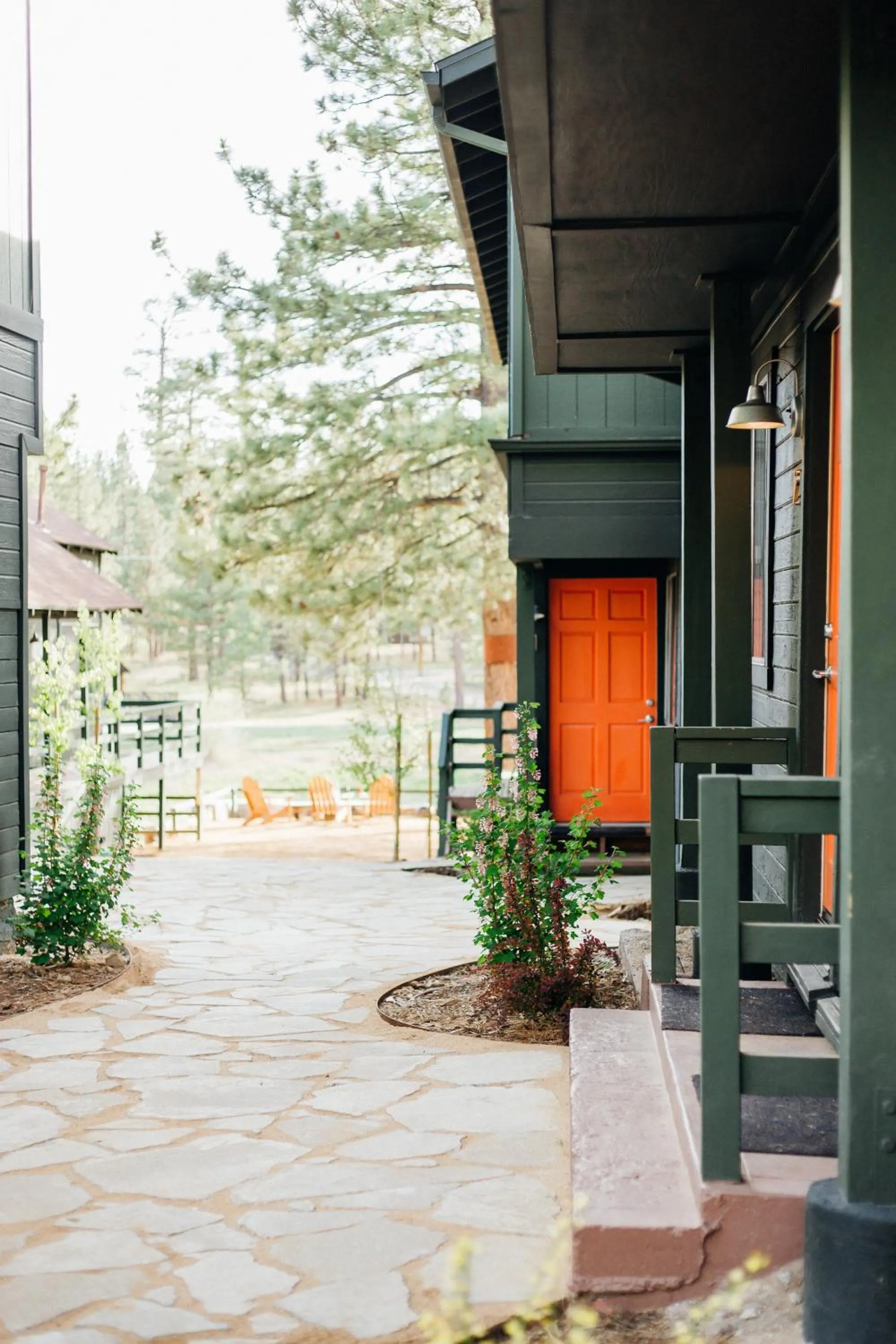 Facade/entrance in Noon Lodge
