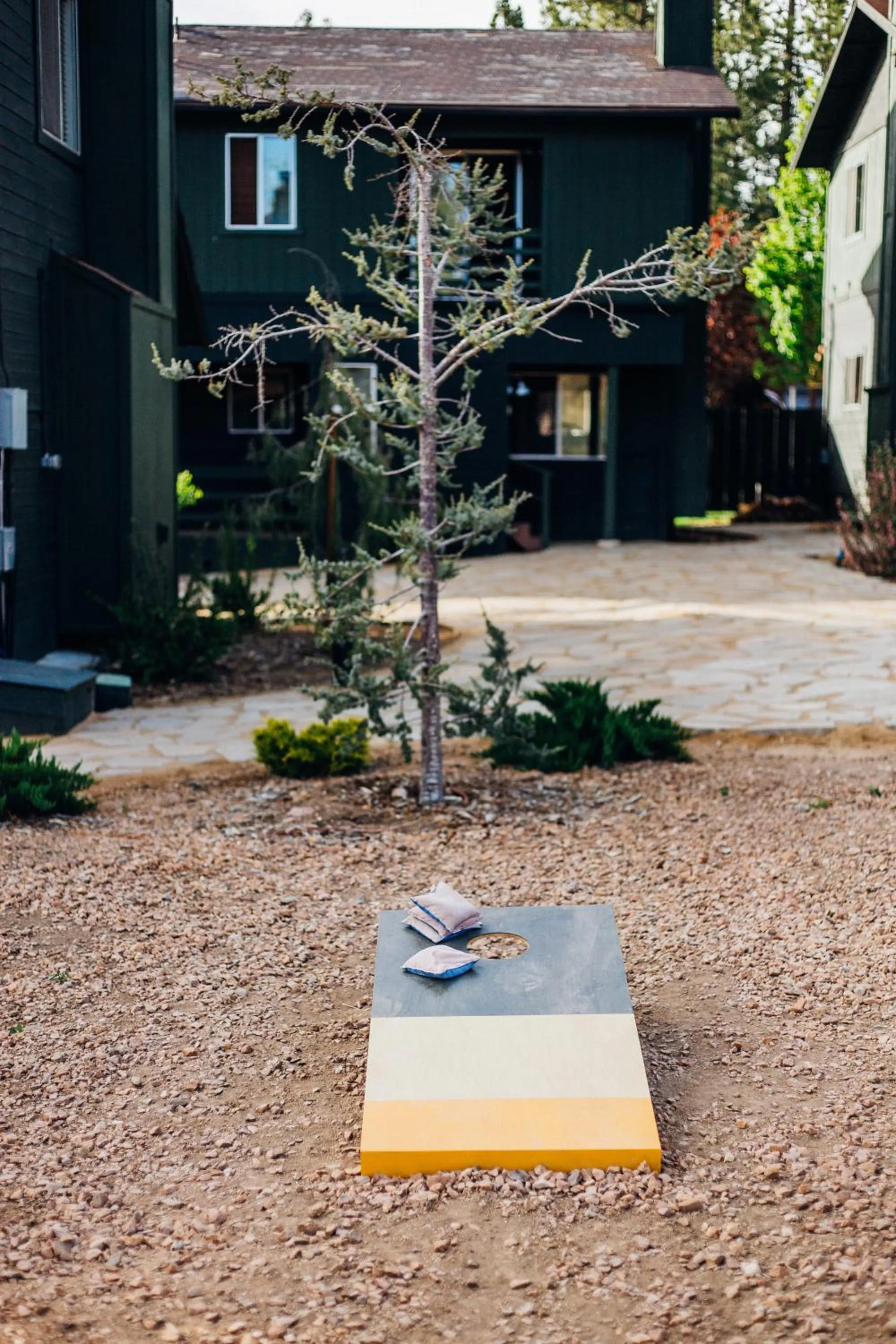 Area and facilities in Noon Lodge