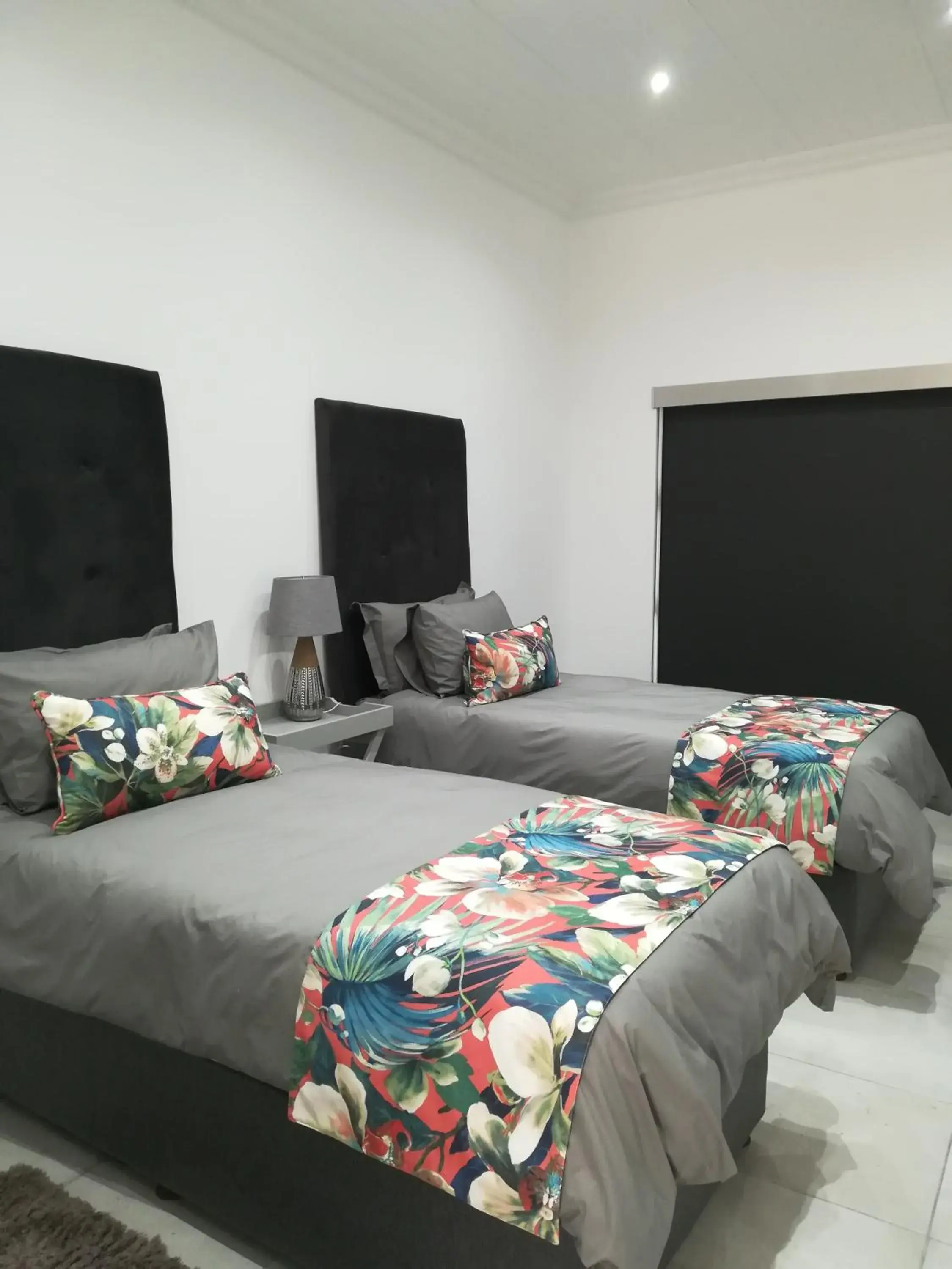 Deluxe Twin Room in The Gamtoos Ferry Hotel Deluxe Twin Room in The Gamtoos Ferry Hotel