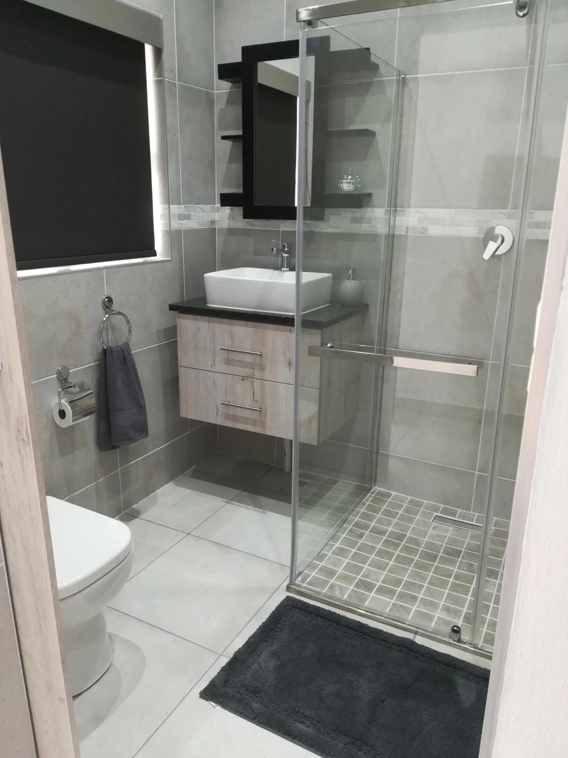 Shower in The Gamtoos Ferry Hotel