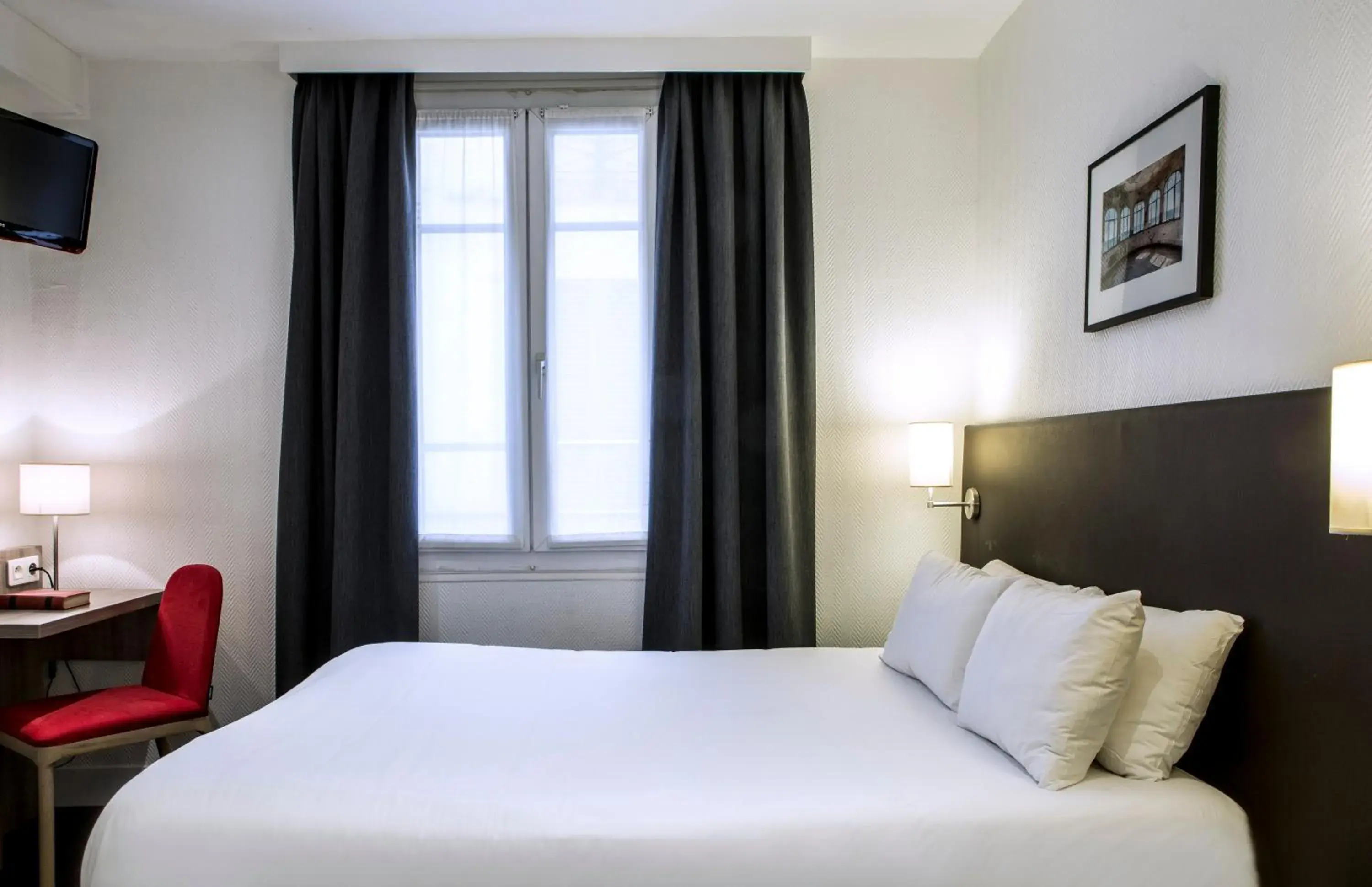 Classic Double or Twin Room in Hôtel Beaurepaire Classic Double or Twin Room in Hôtel Beaurepaire