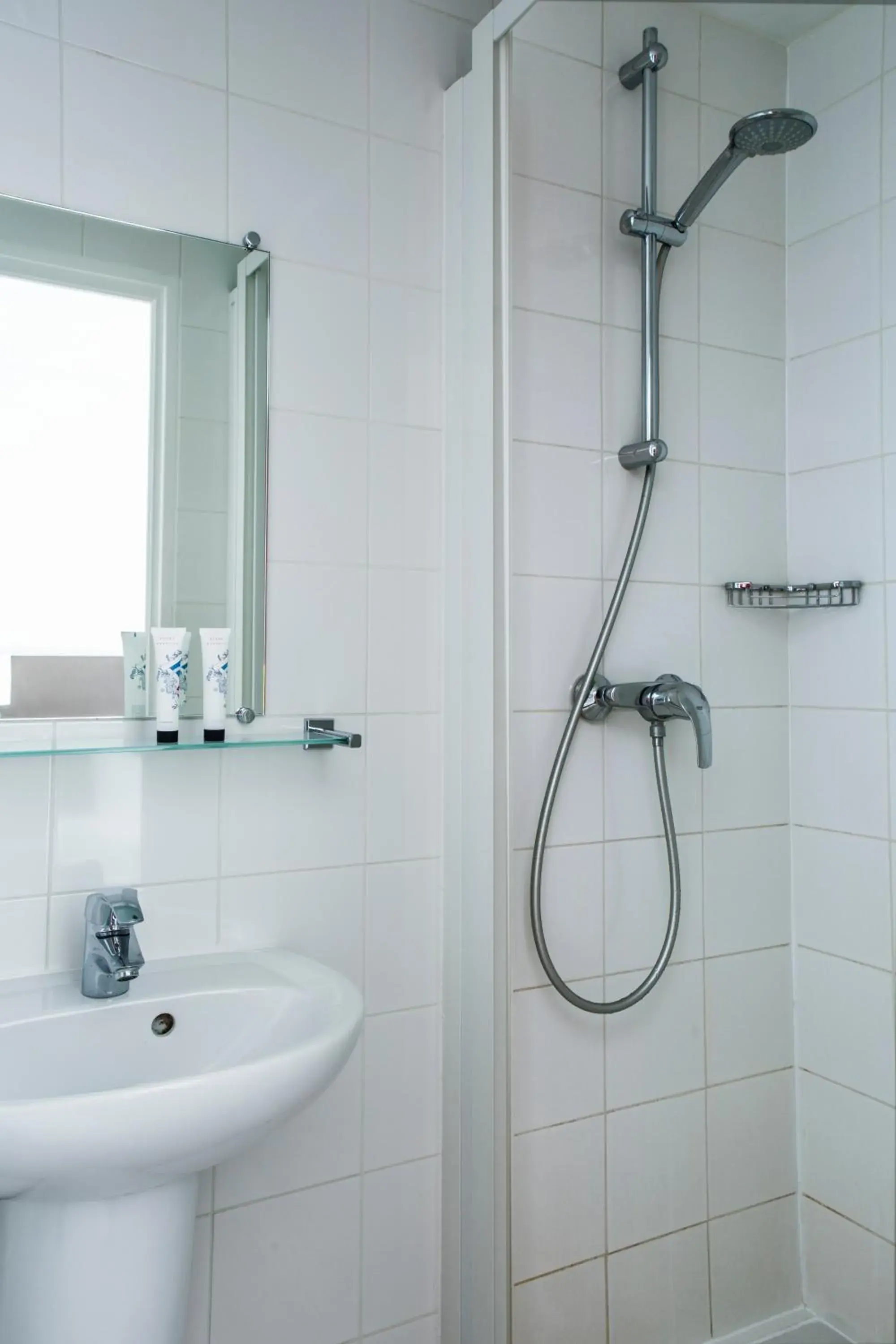 Triple Room in Hôtel Beaurepaire Triple Room in Hôtel Beaurepaire