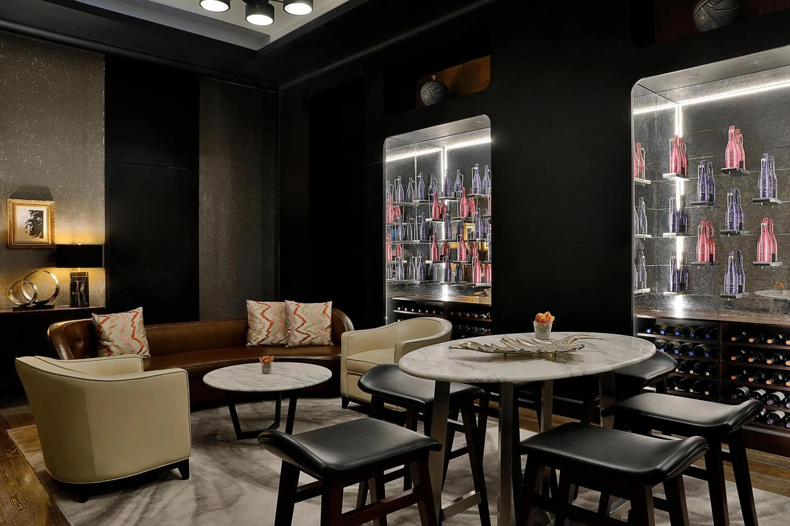 Lounge or bar in The St. Regis Amman