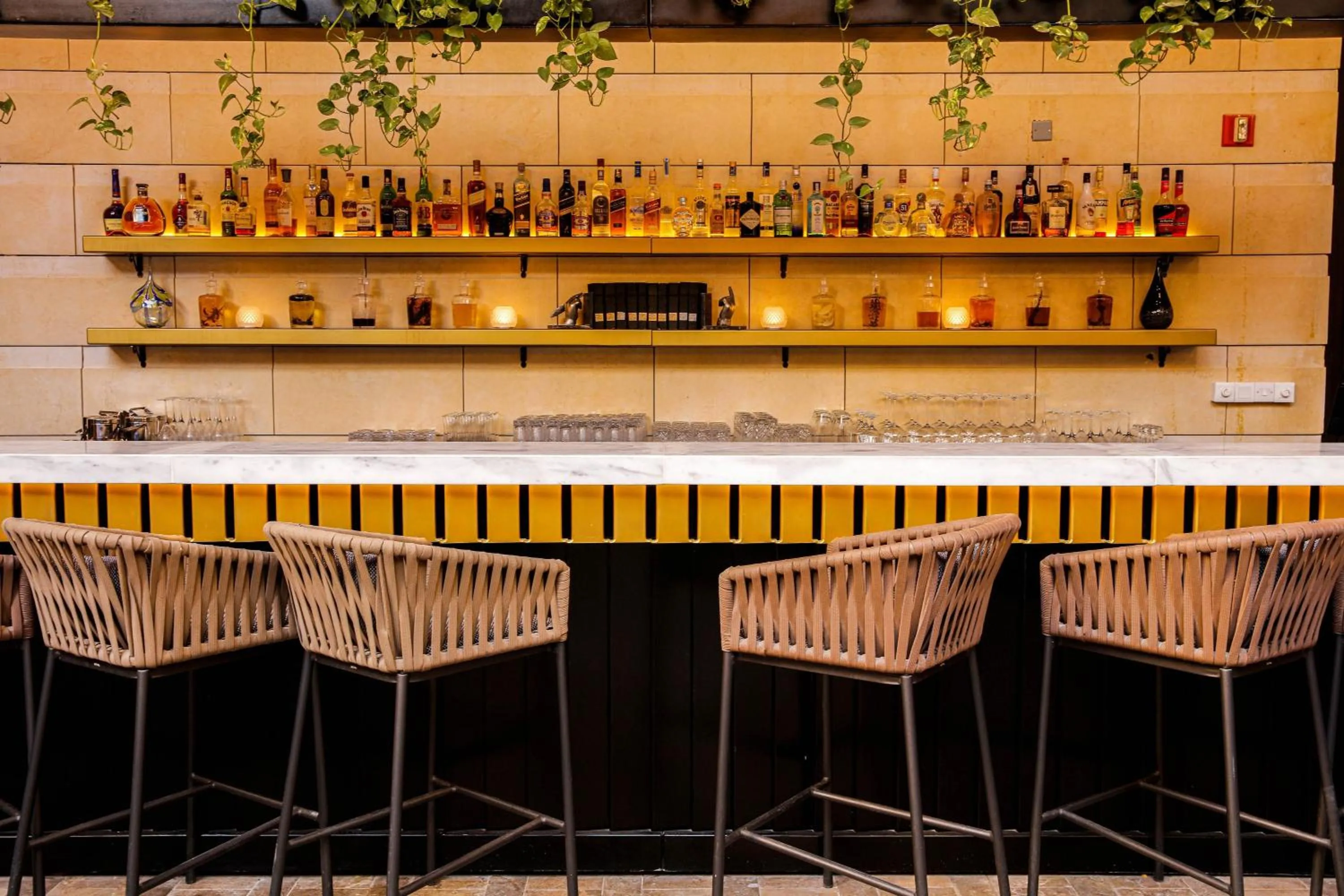 Lounge or bar in The St. Regis Amman