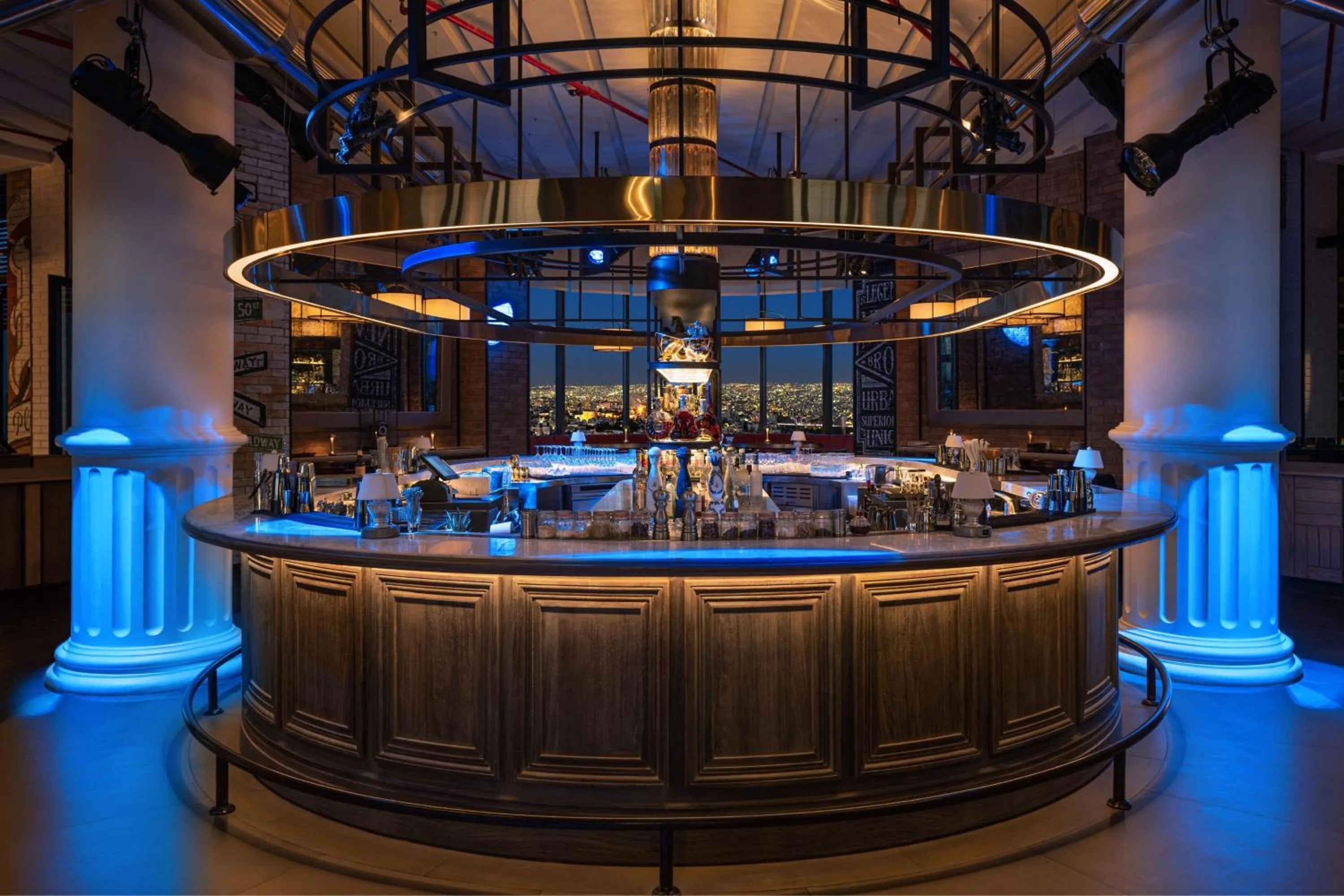 Lounge or bar in The St. Regis Amman