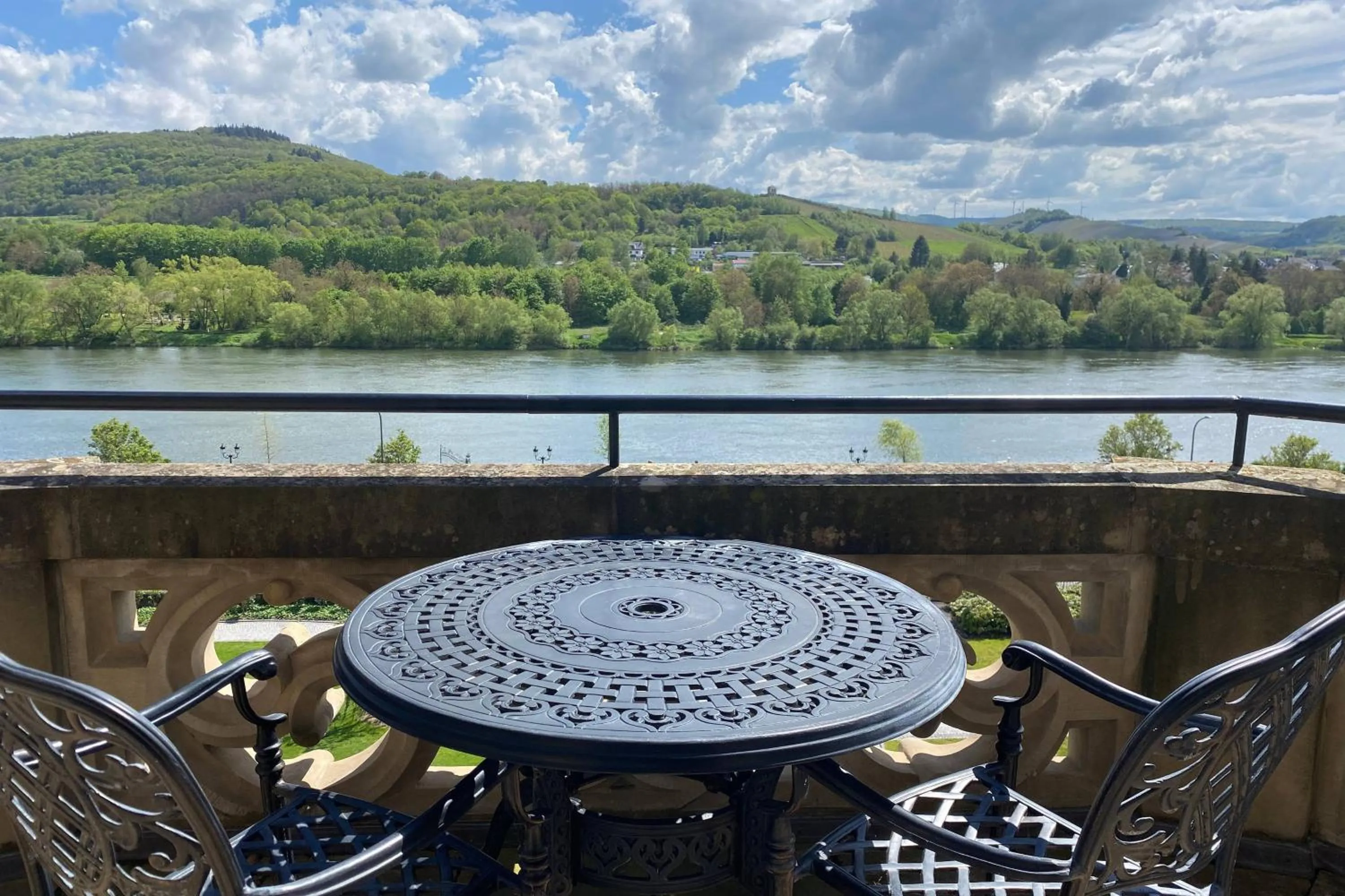 Photo of the whole room in Schloss Lieser, Autograph Collection