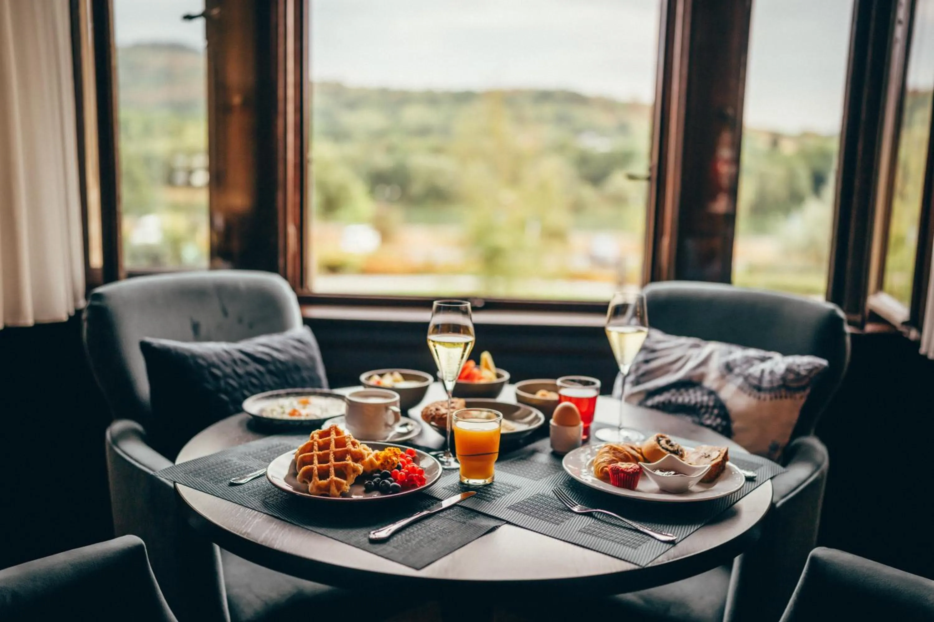 Breakfast in Schloss Lieser, Autograph Collection