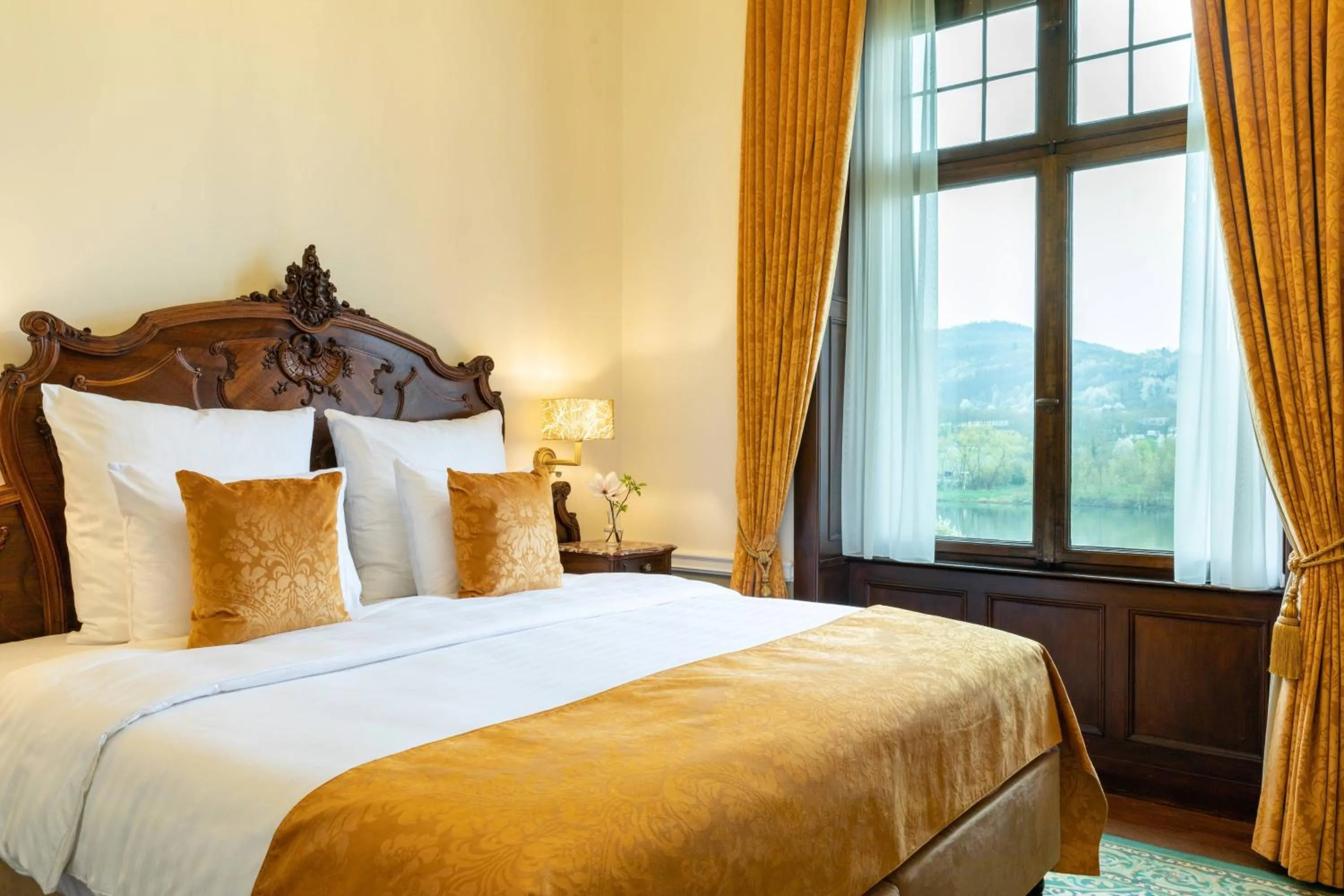 Bedroom, Bed in Schloss Lieser, Autograph Collection