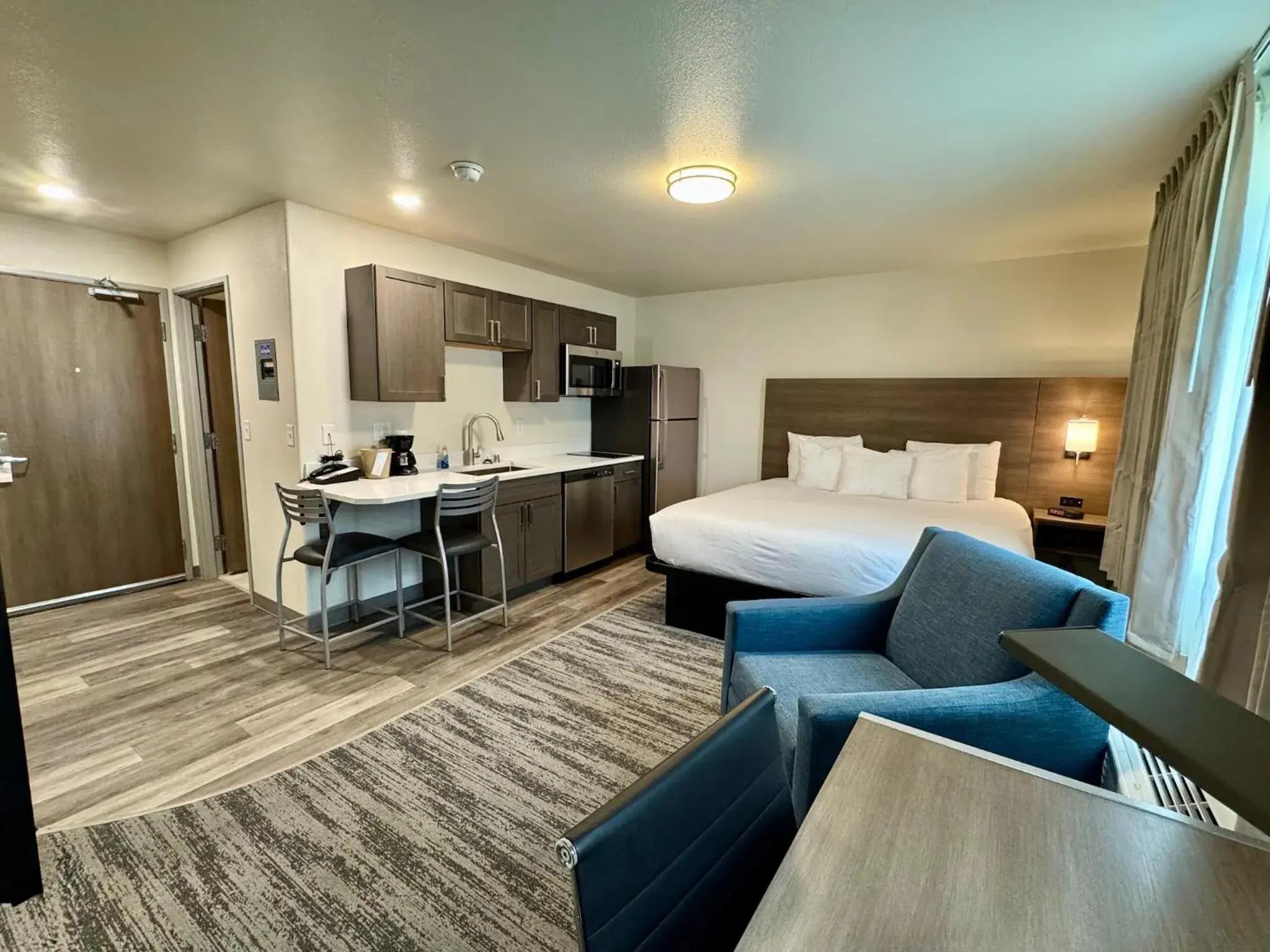 King Room in Alaska's Select Inn Wasilla King Room in Alaska's Select Inn Wasilla