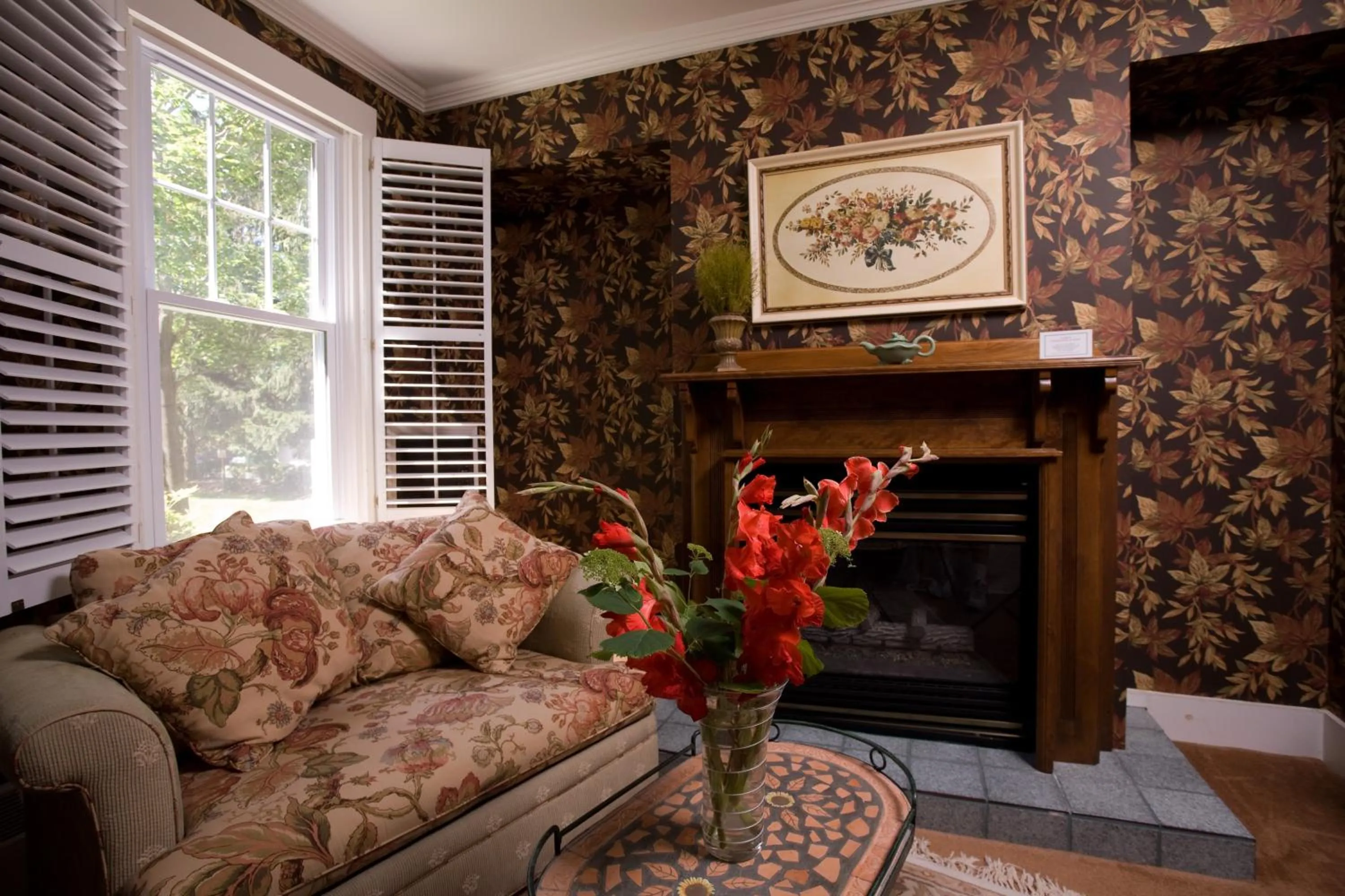 Living room in Maplewood Hotel