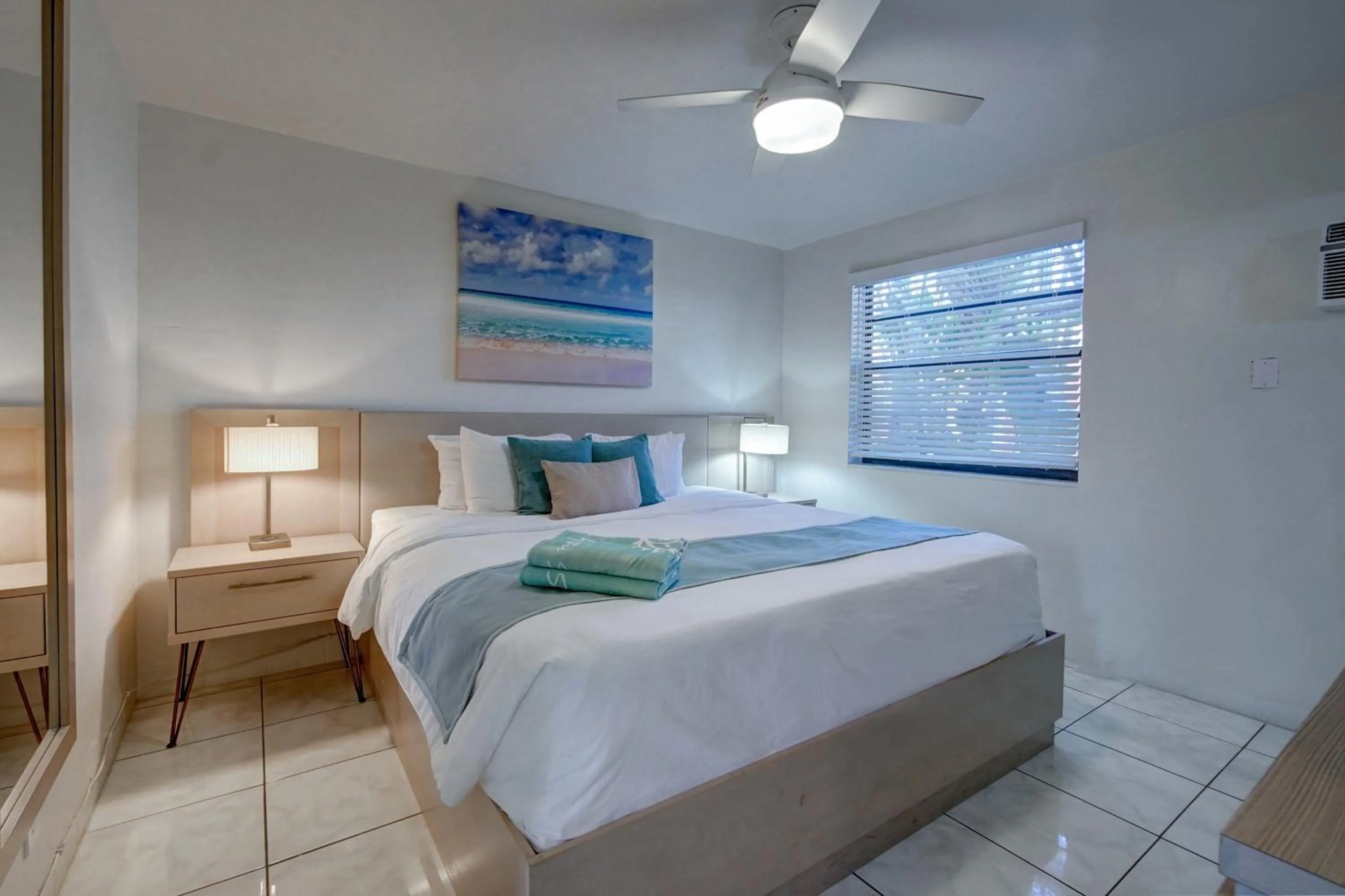 Bedroom, Bed in Sea Garden by the Sea