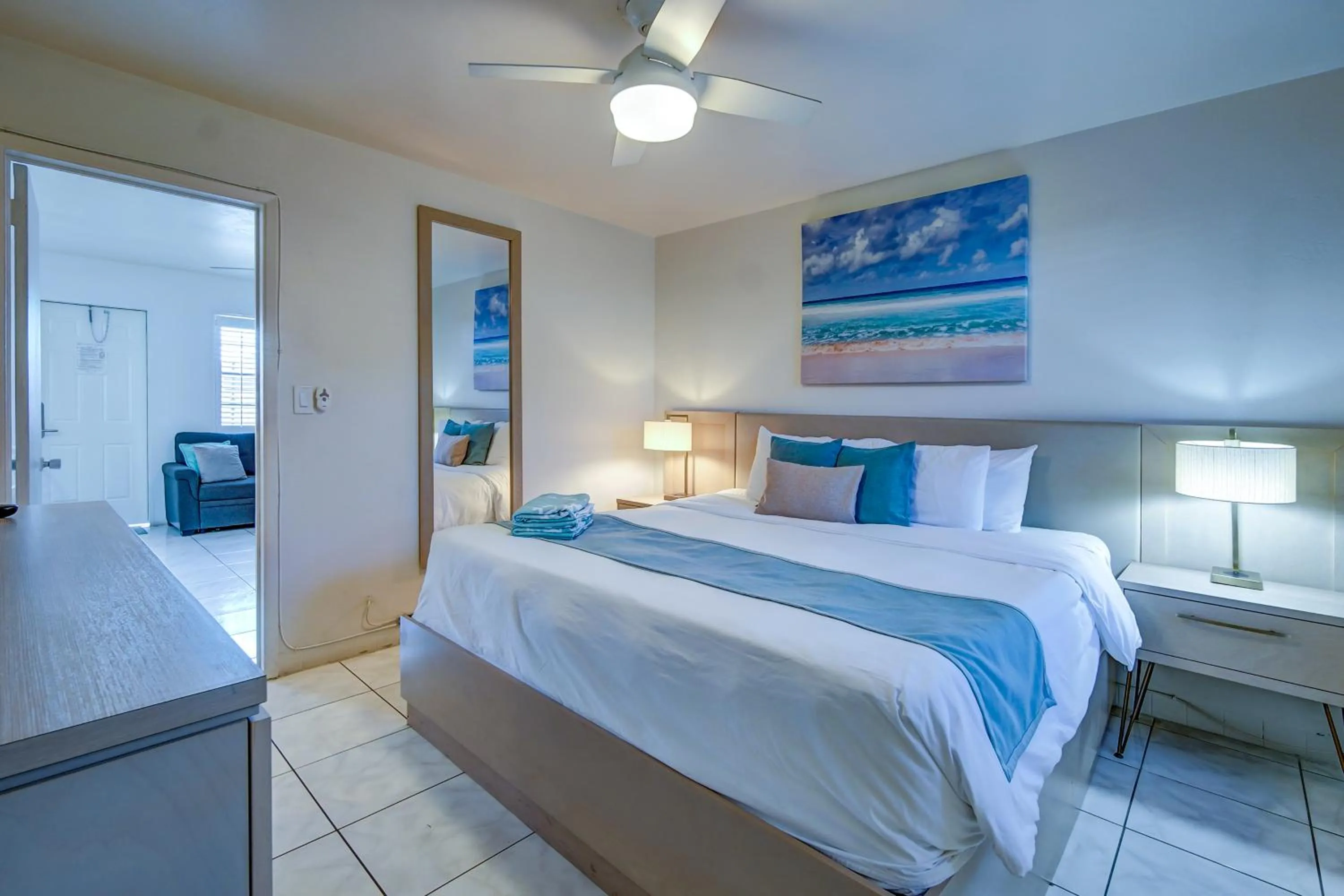 Bedroom, Bed in Sea Garden by the Sea