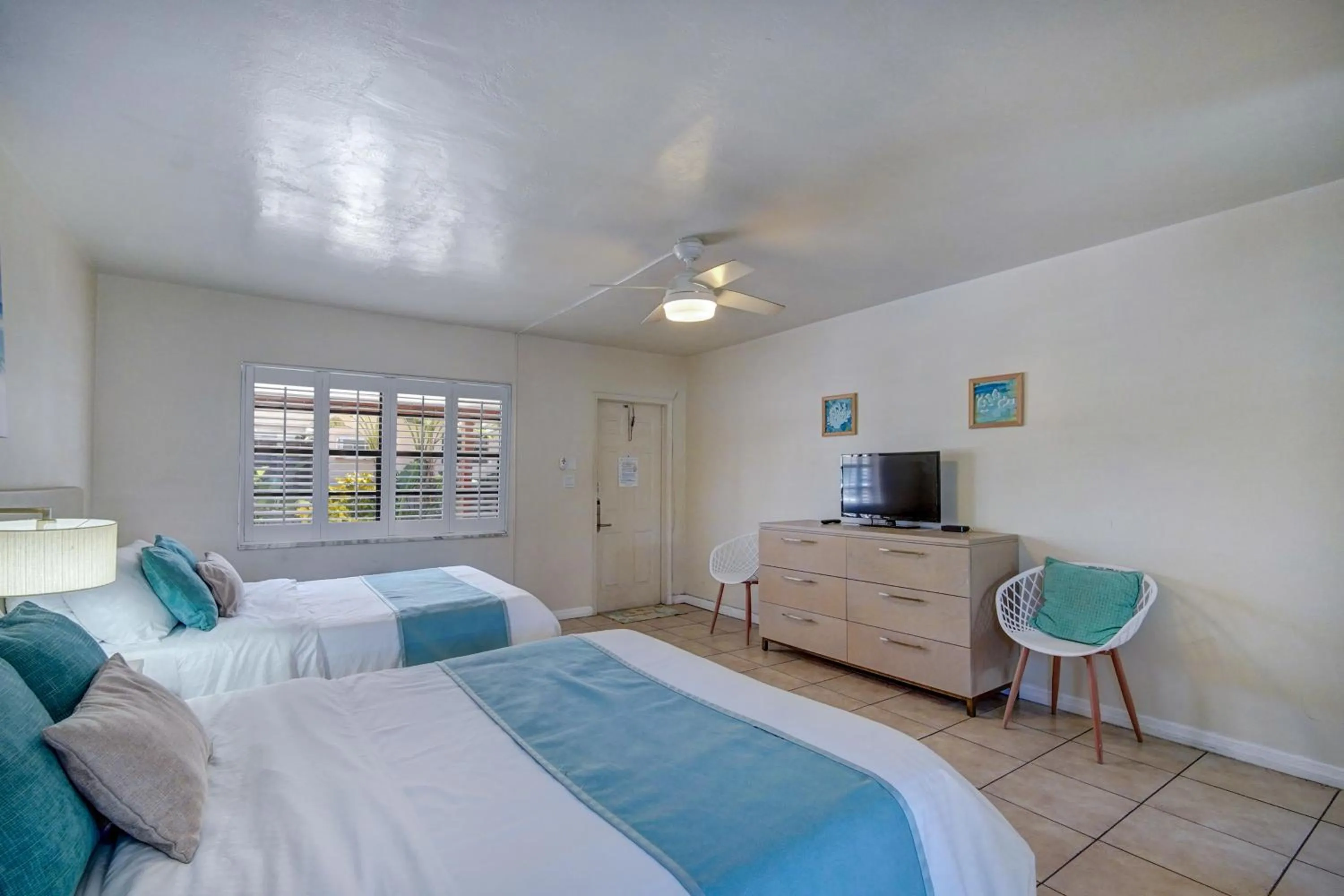 Bedroom, Bed in Sea Garden by the Sea