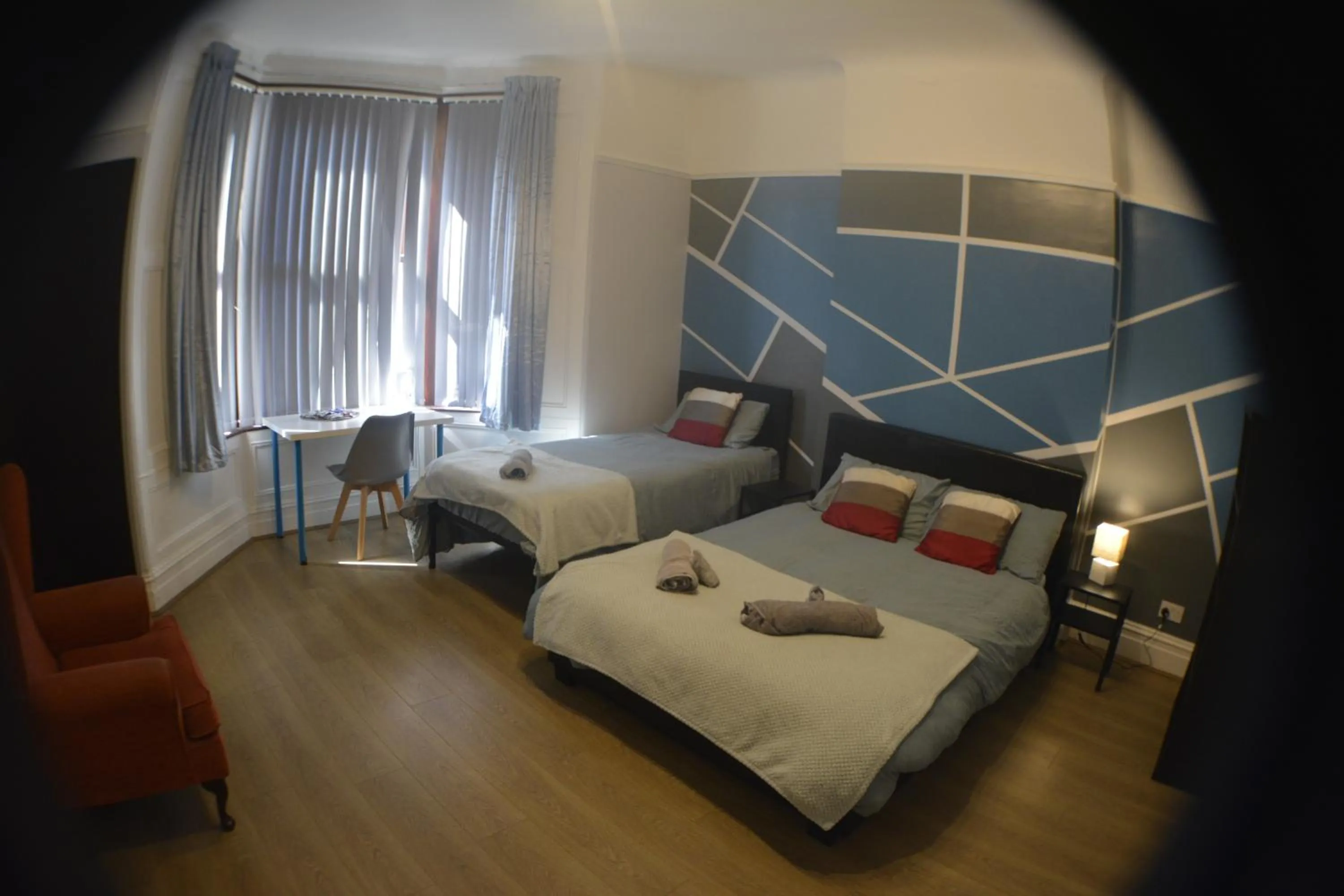 Photo of the whole room, Bed in Kensington Guest House Liverpool