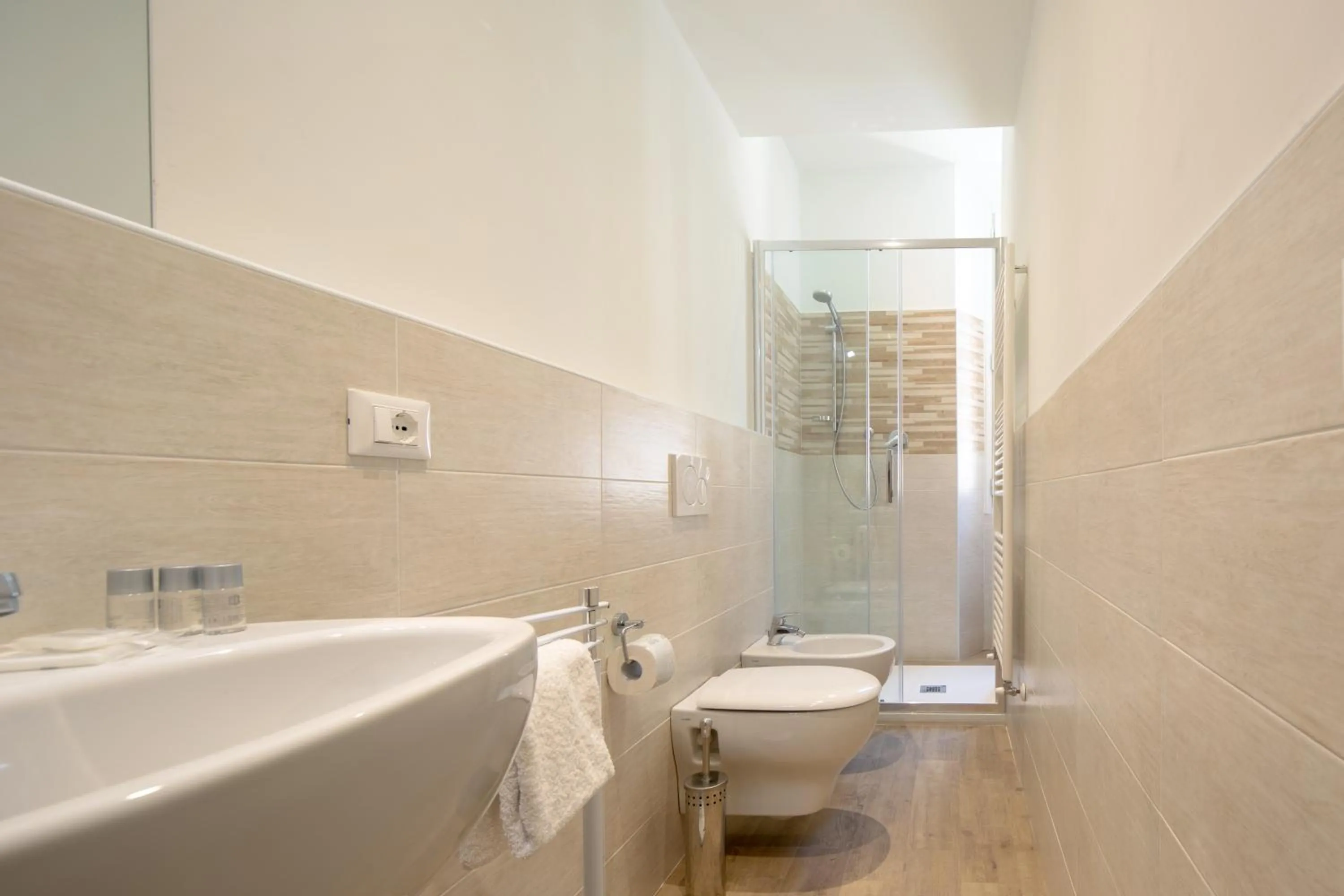 Shower in Modern Duomo View by Mmega