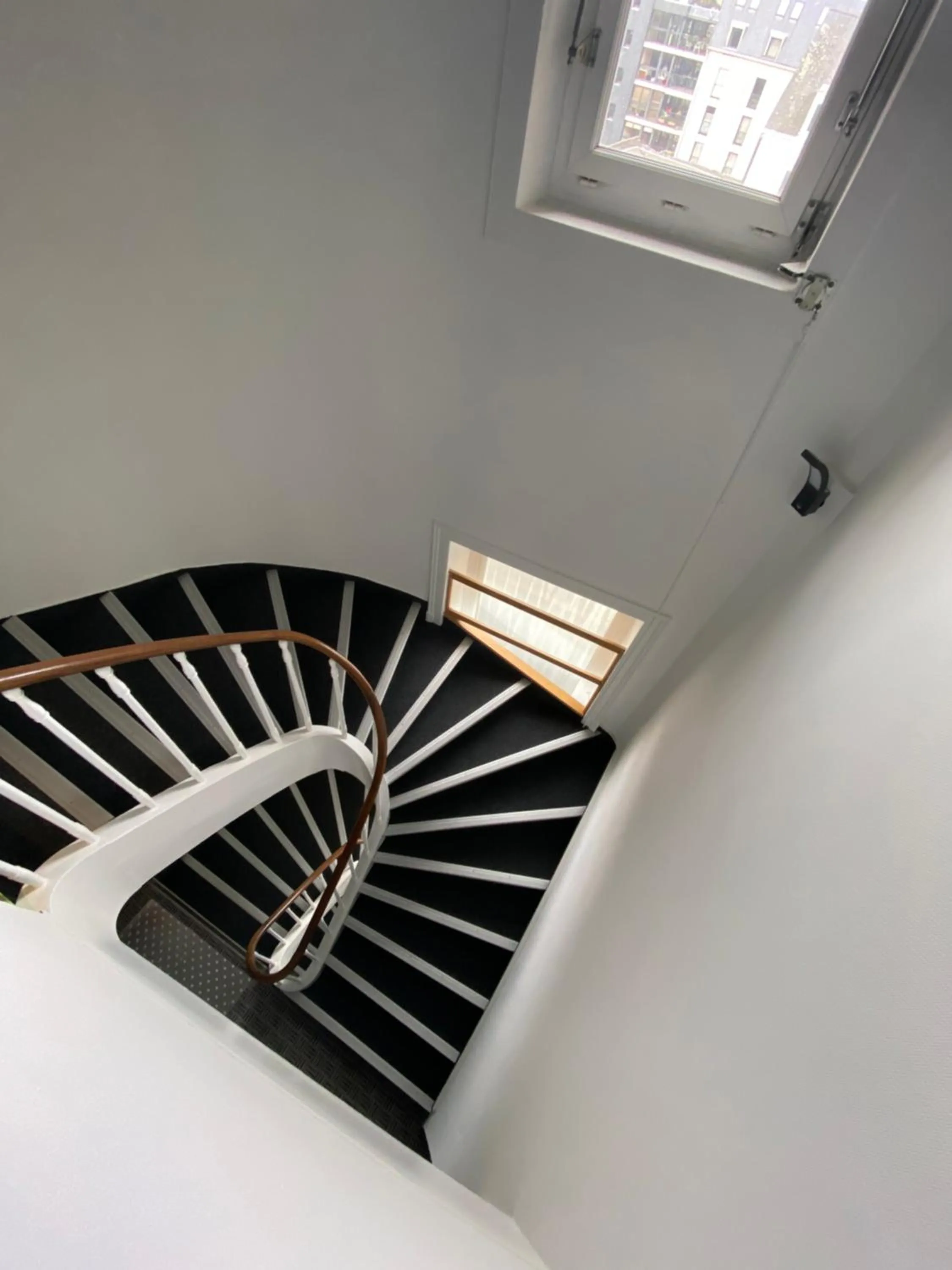 Property building in Hotel du Louvre