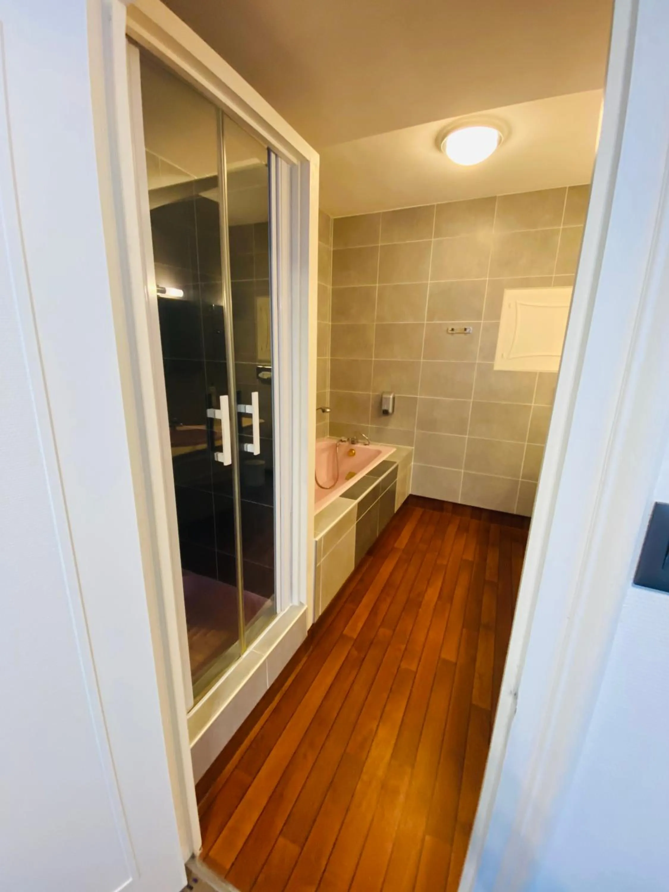 Bathroom in Hotel du Louvre