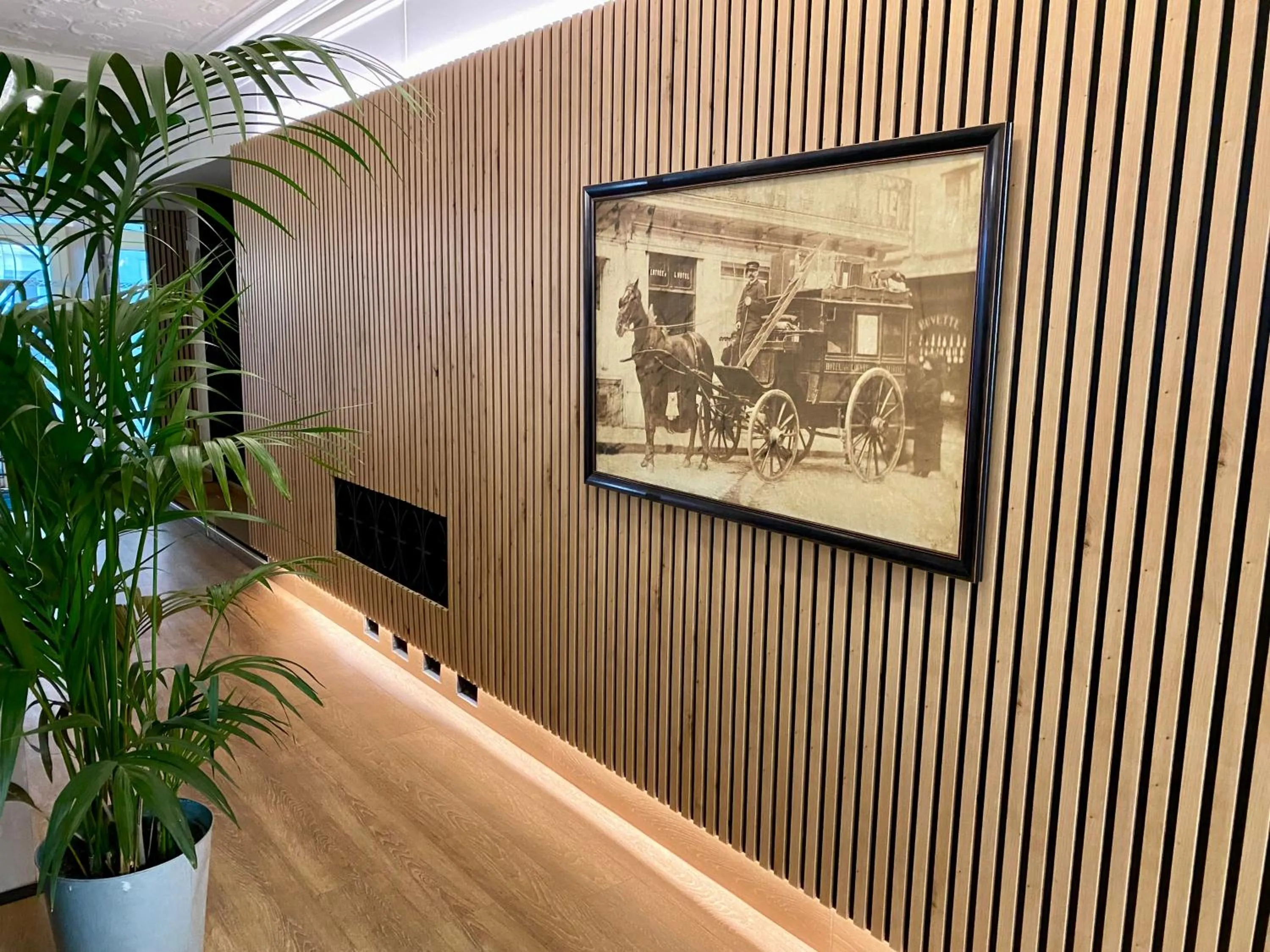Facade/entrance in Hotel du Louvre