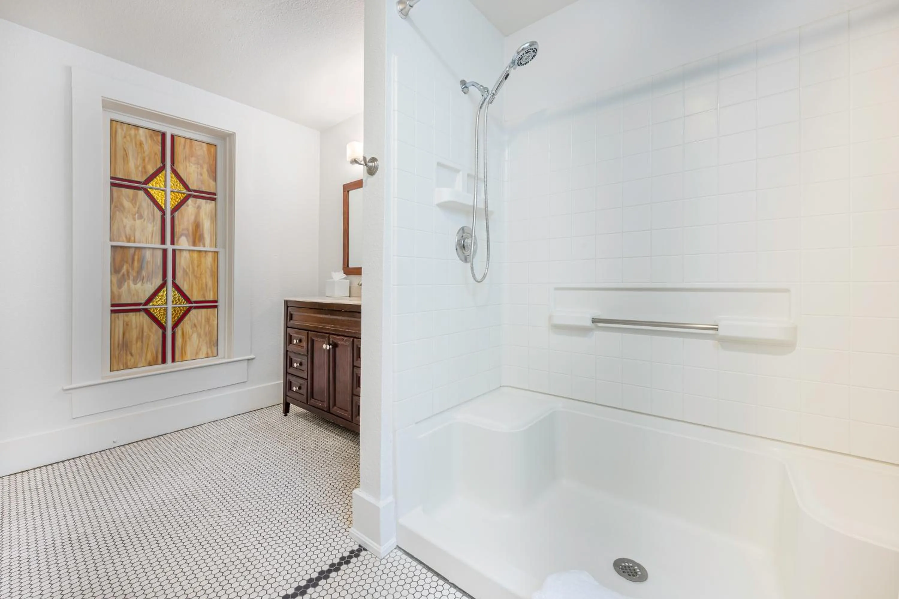 Shower in The Rochester Hotel