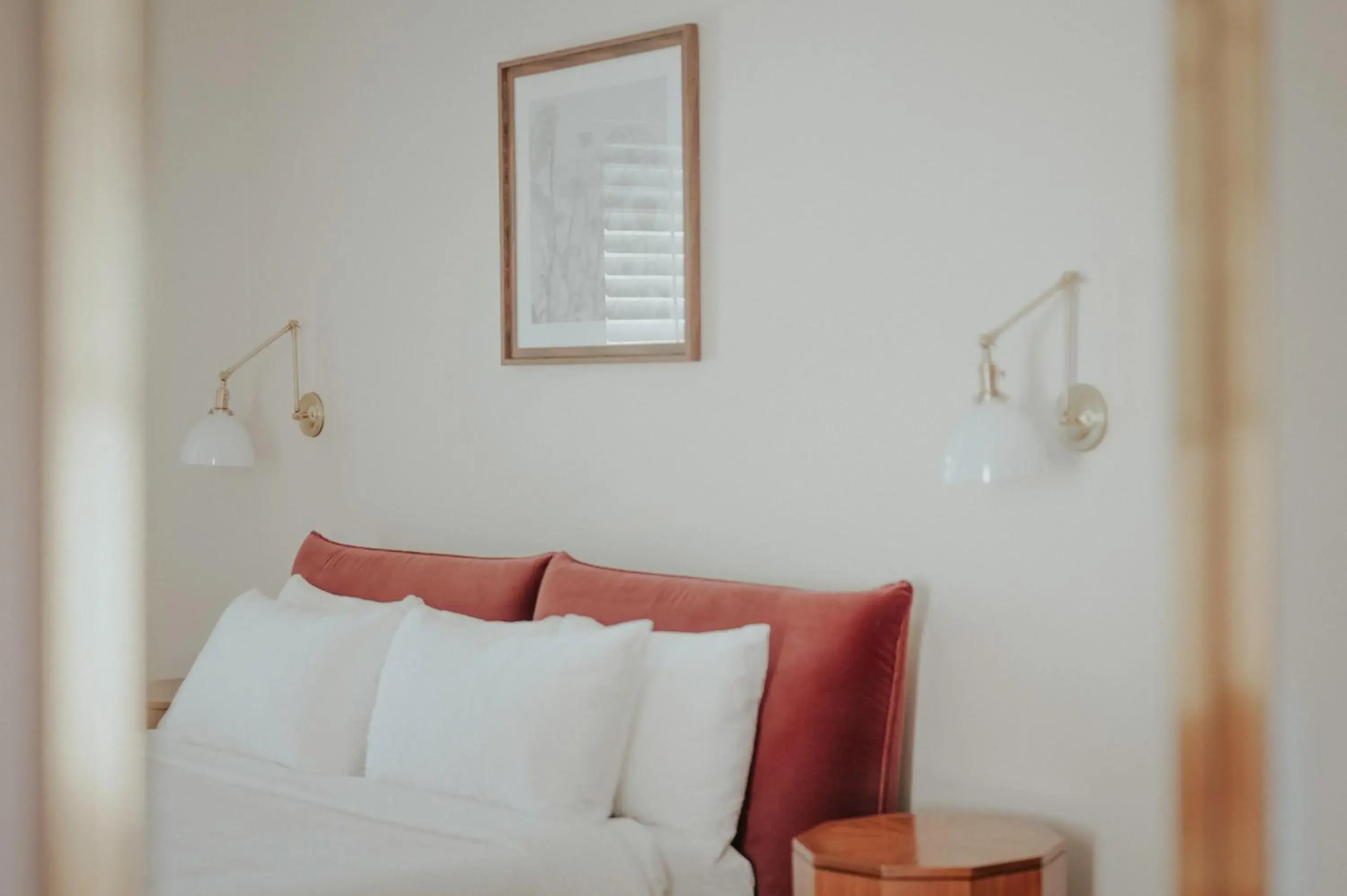 Deluxe King Room in The Rochester Hotel Deluxe King Room in The Rochester Hotel