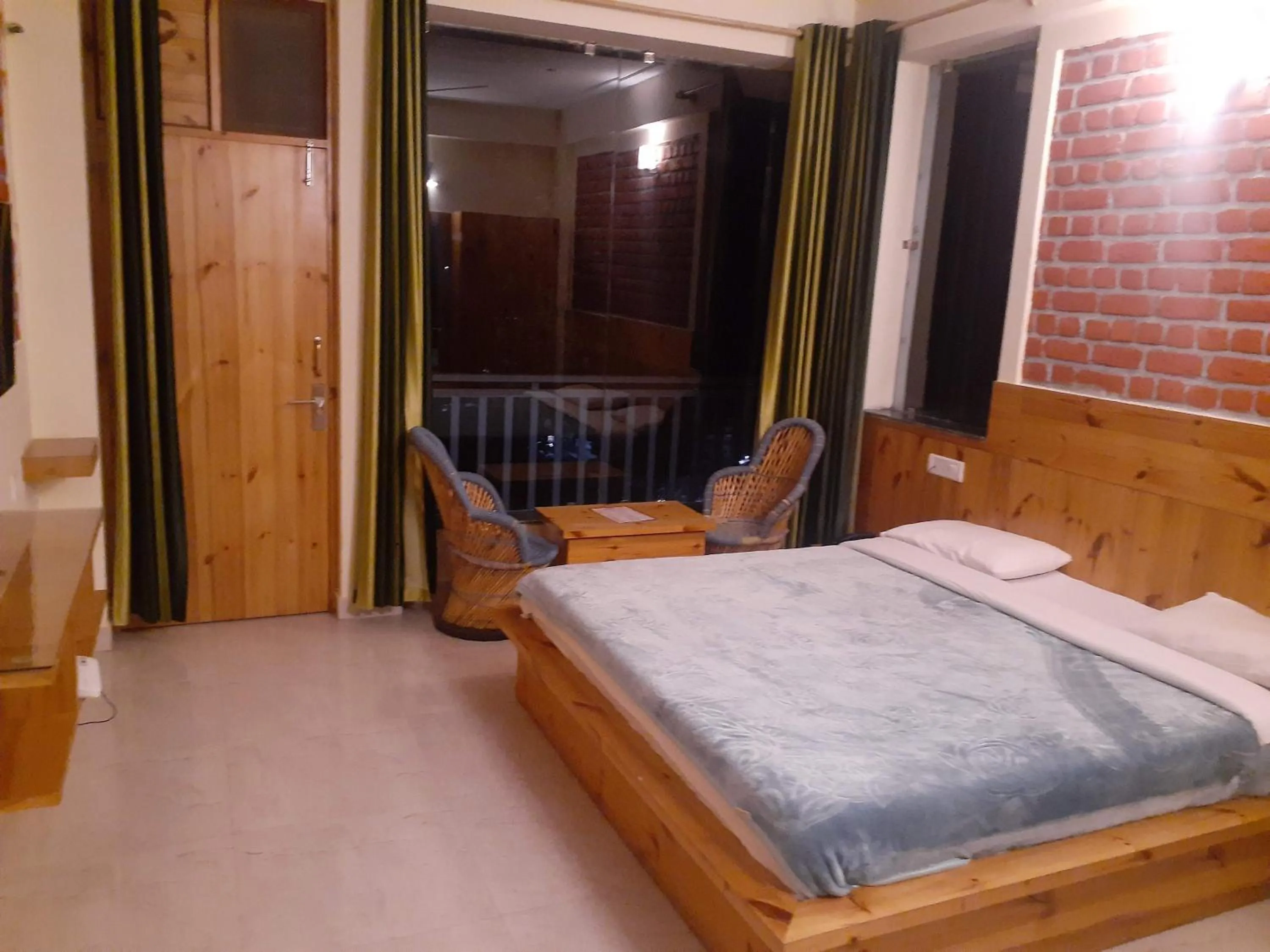 Bed in White Water Inn Mcleodganj