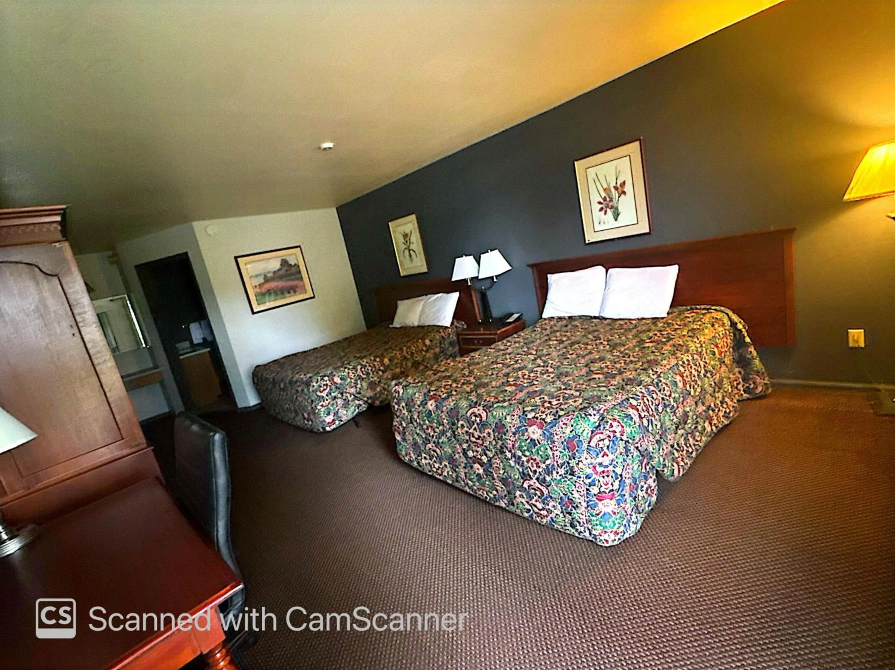 Bed in Windmill Inn Lynden