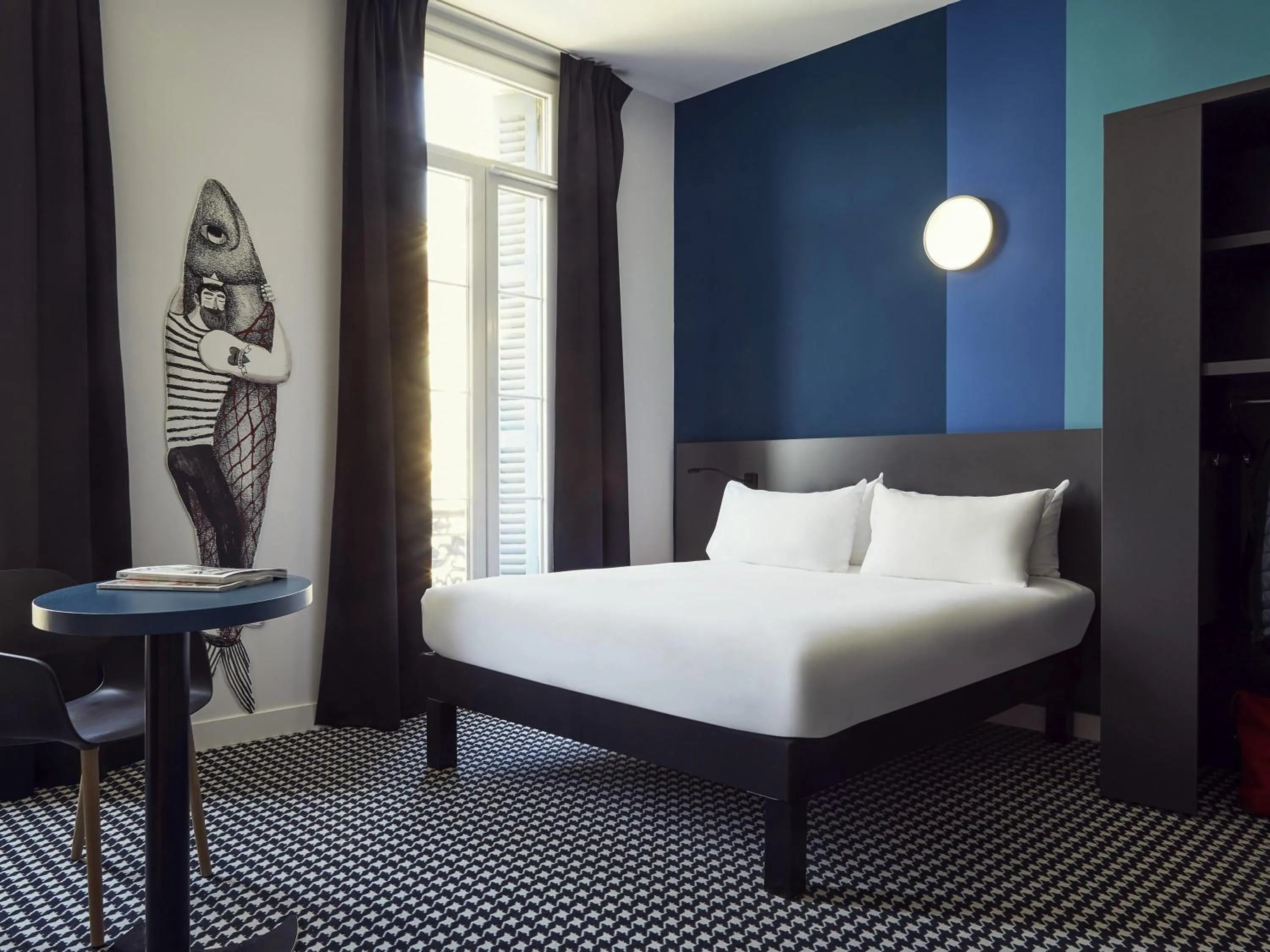 Bedroom, Bed in ibis Styles Marseille Vieux Port
