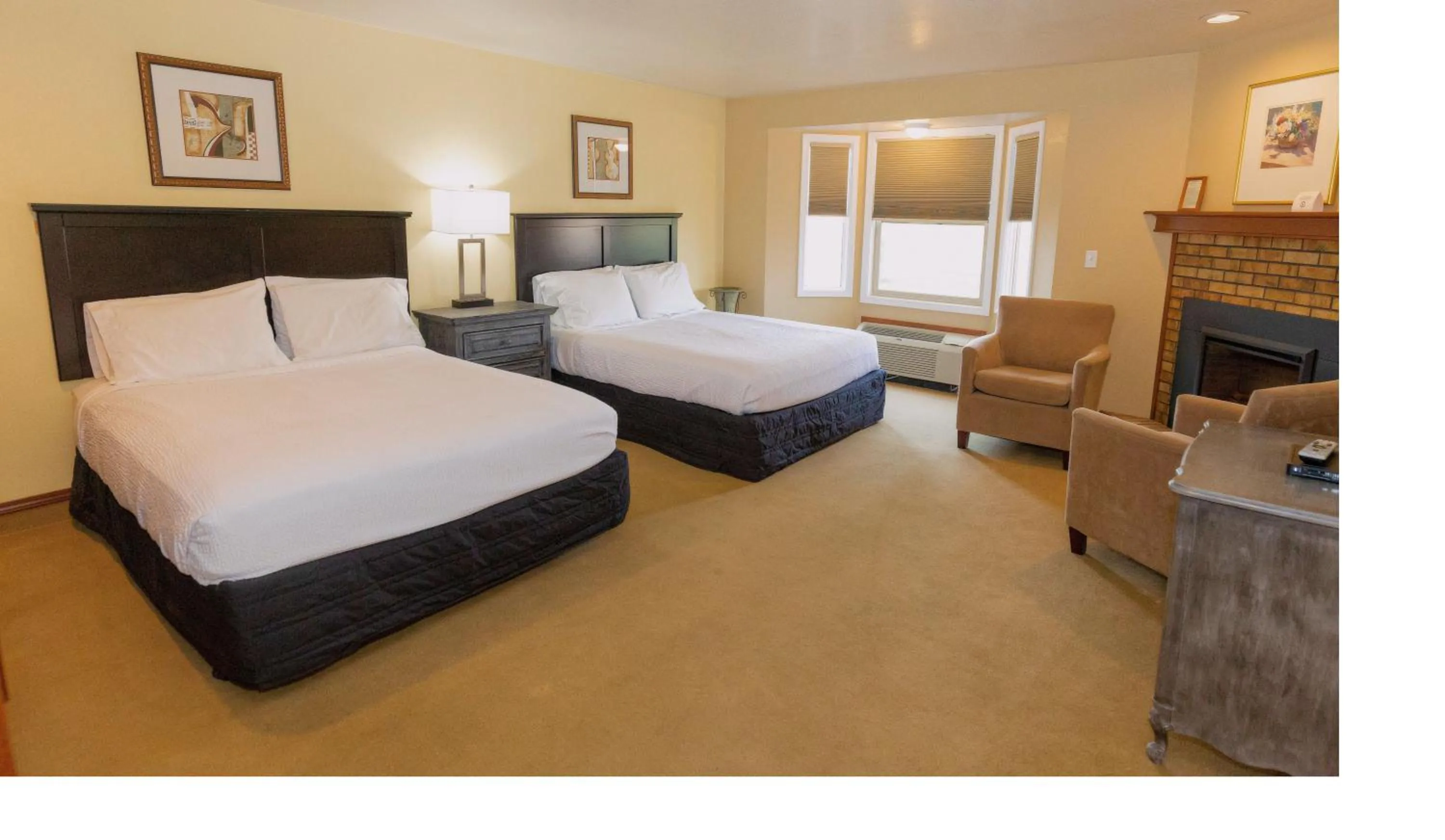 TV and multimedia, Bed in Hilltop Inn Broomfield Denver