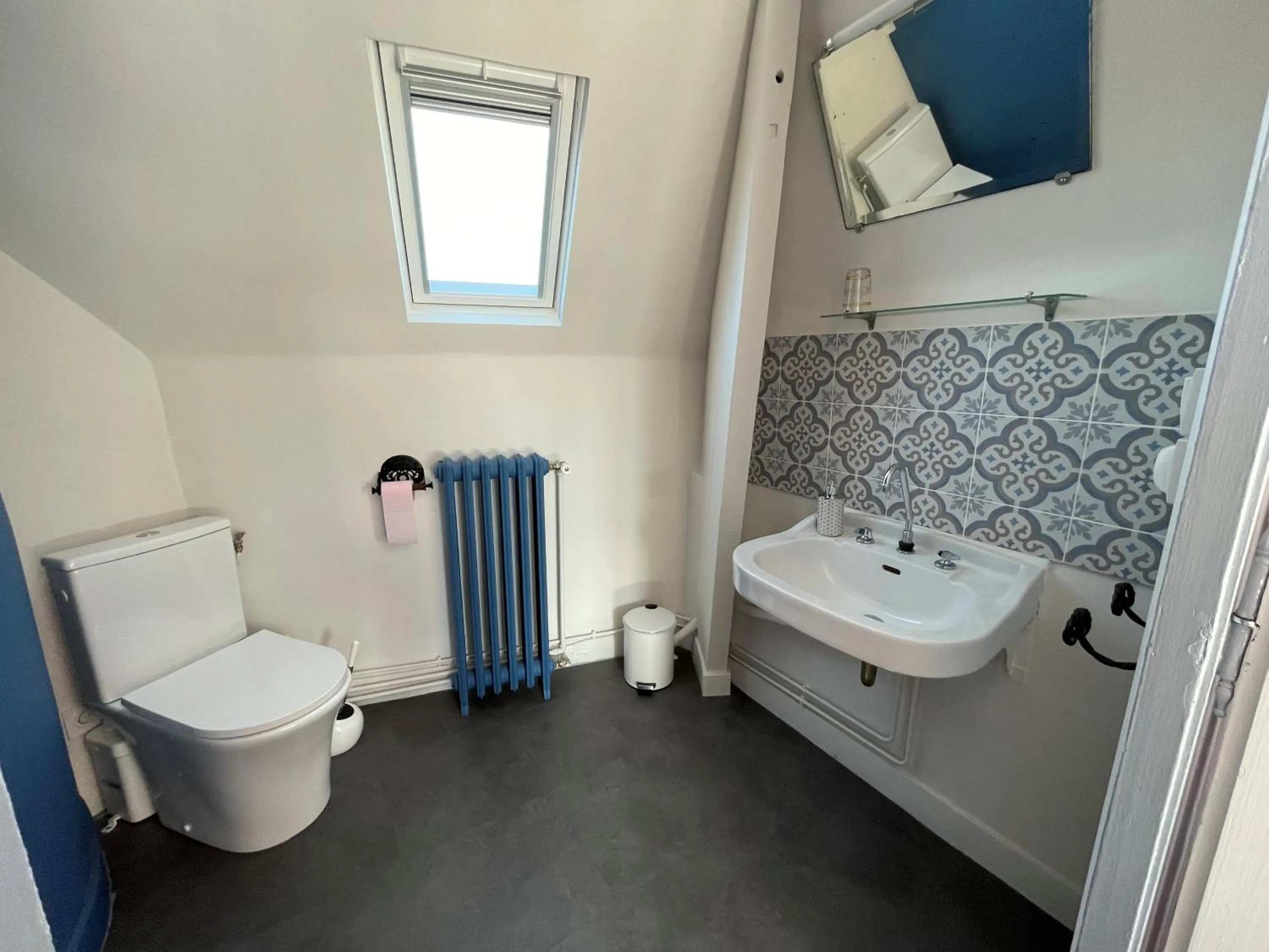 Toilet in Maison Prémartine