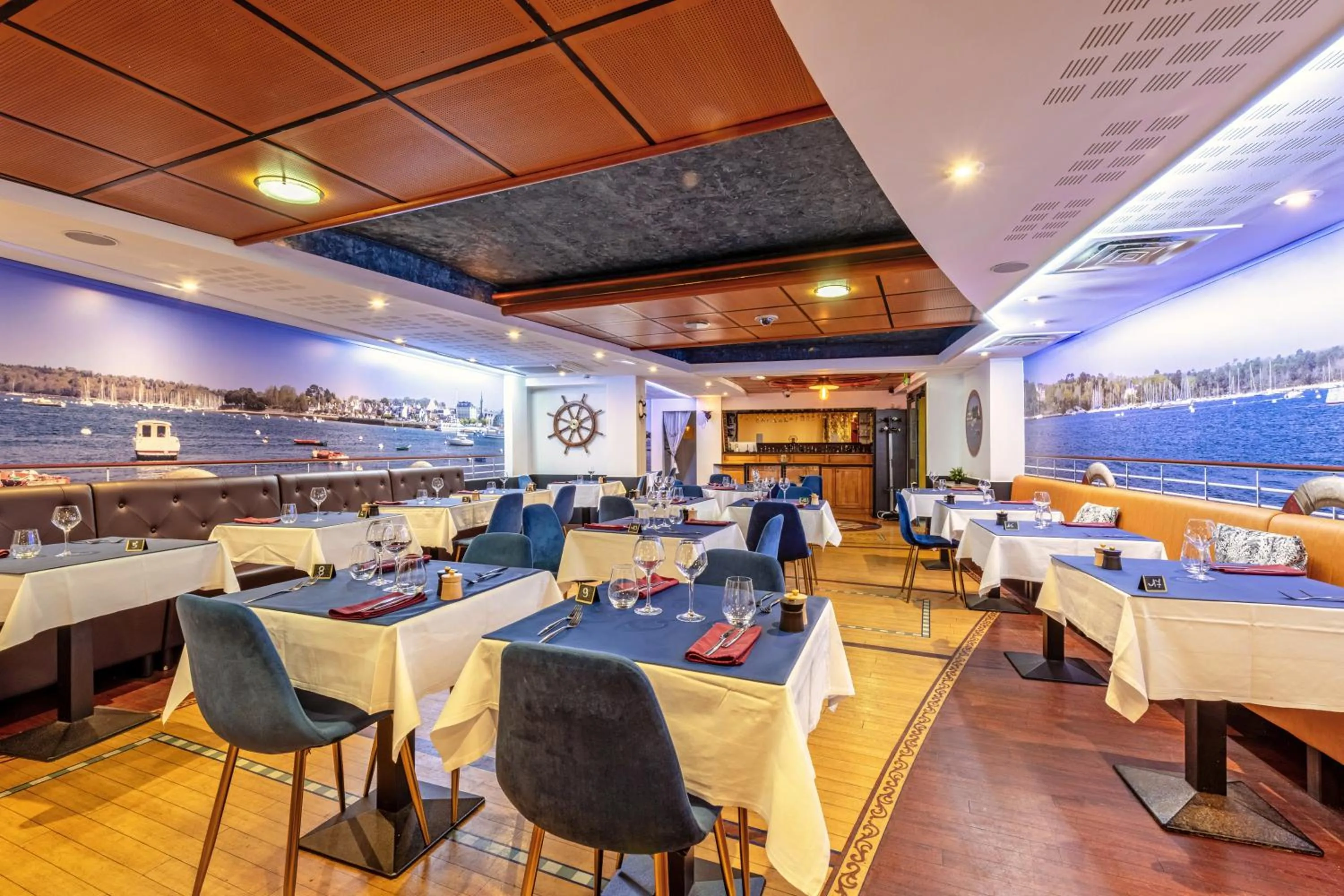 Restaurant/places to eat in Logis Hotel Center