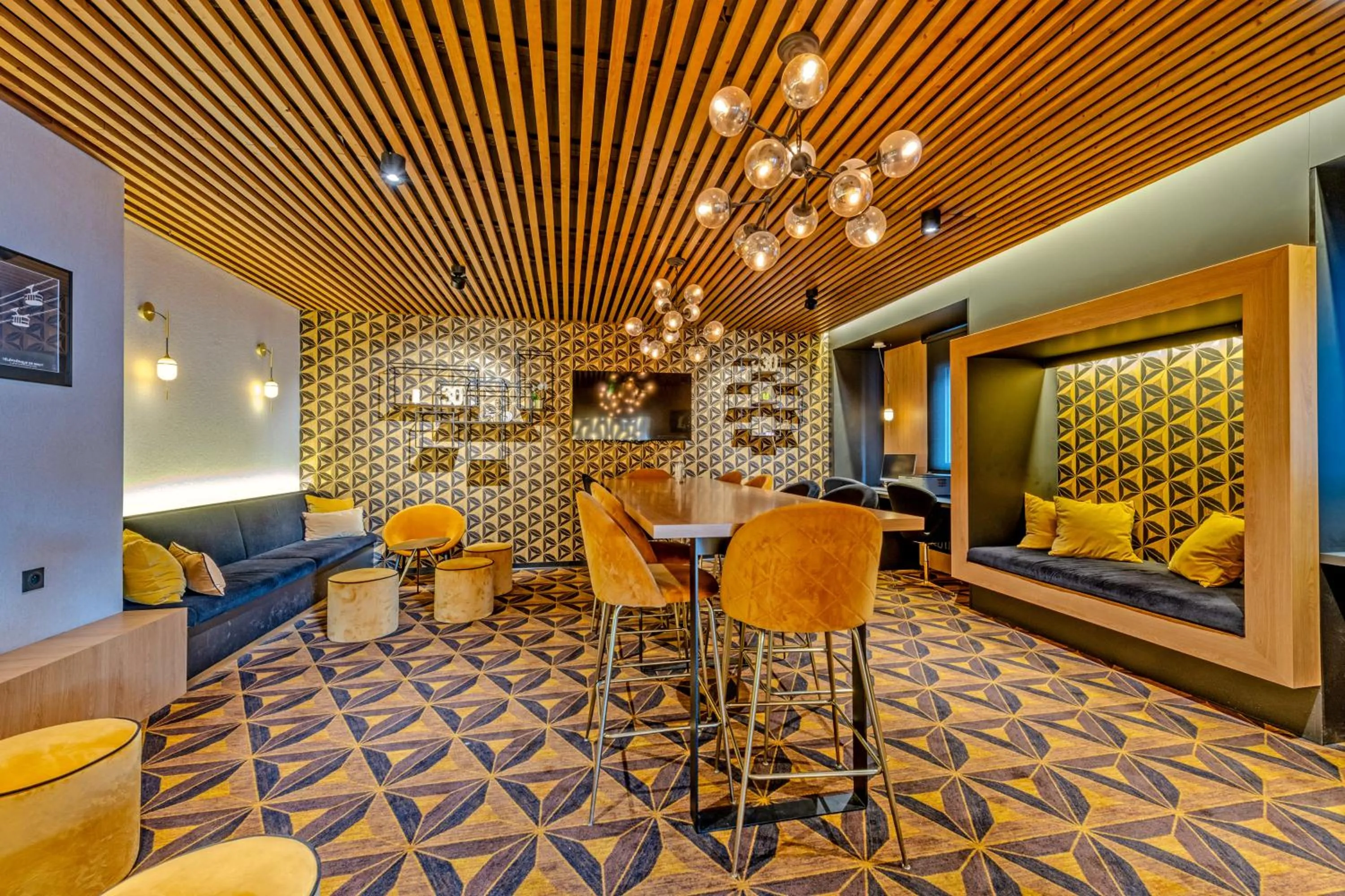 Business facilities in Logis Hotel Center